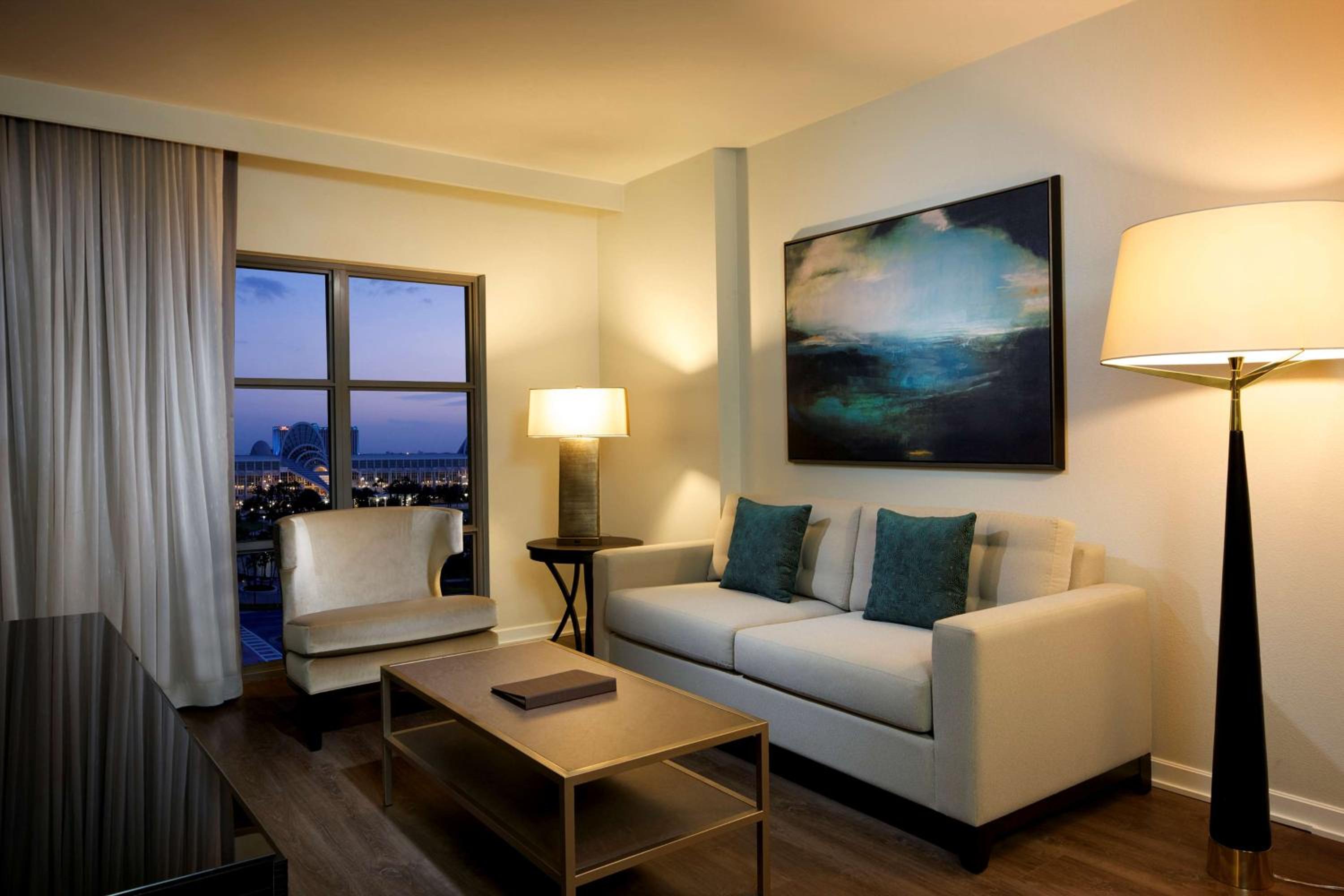 Available room thumbnail 5