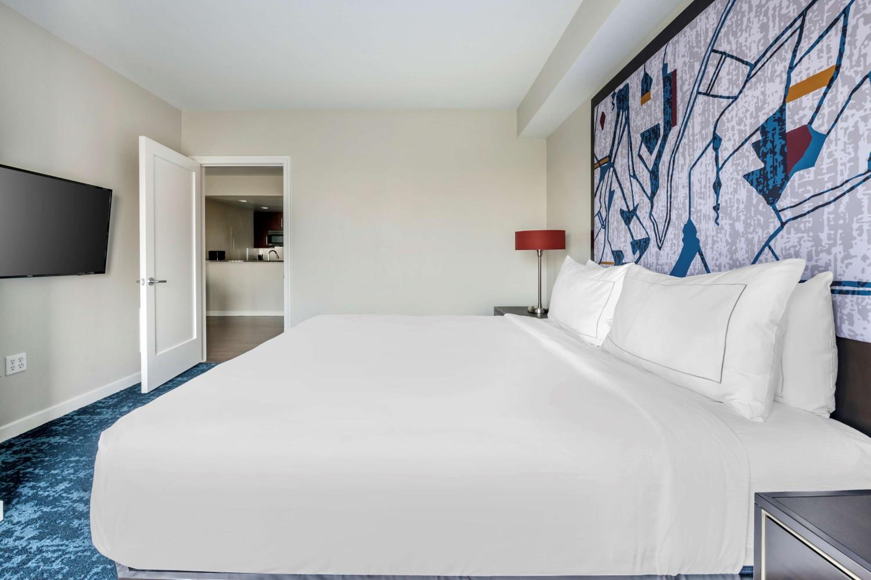 Two-Bedroom Suite with Two King Beds - Hearing Access