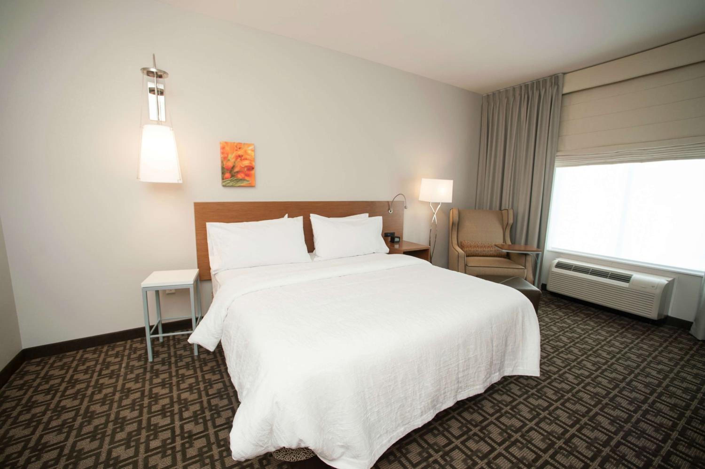 King Room with Accessible Tub - Mobility Access