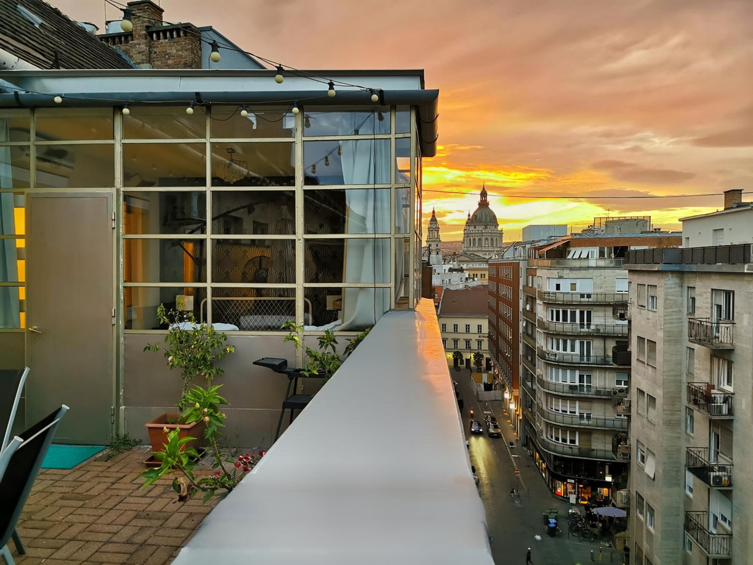 Apartment with Terrace - Photo 6