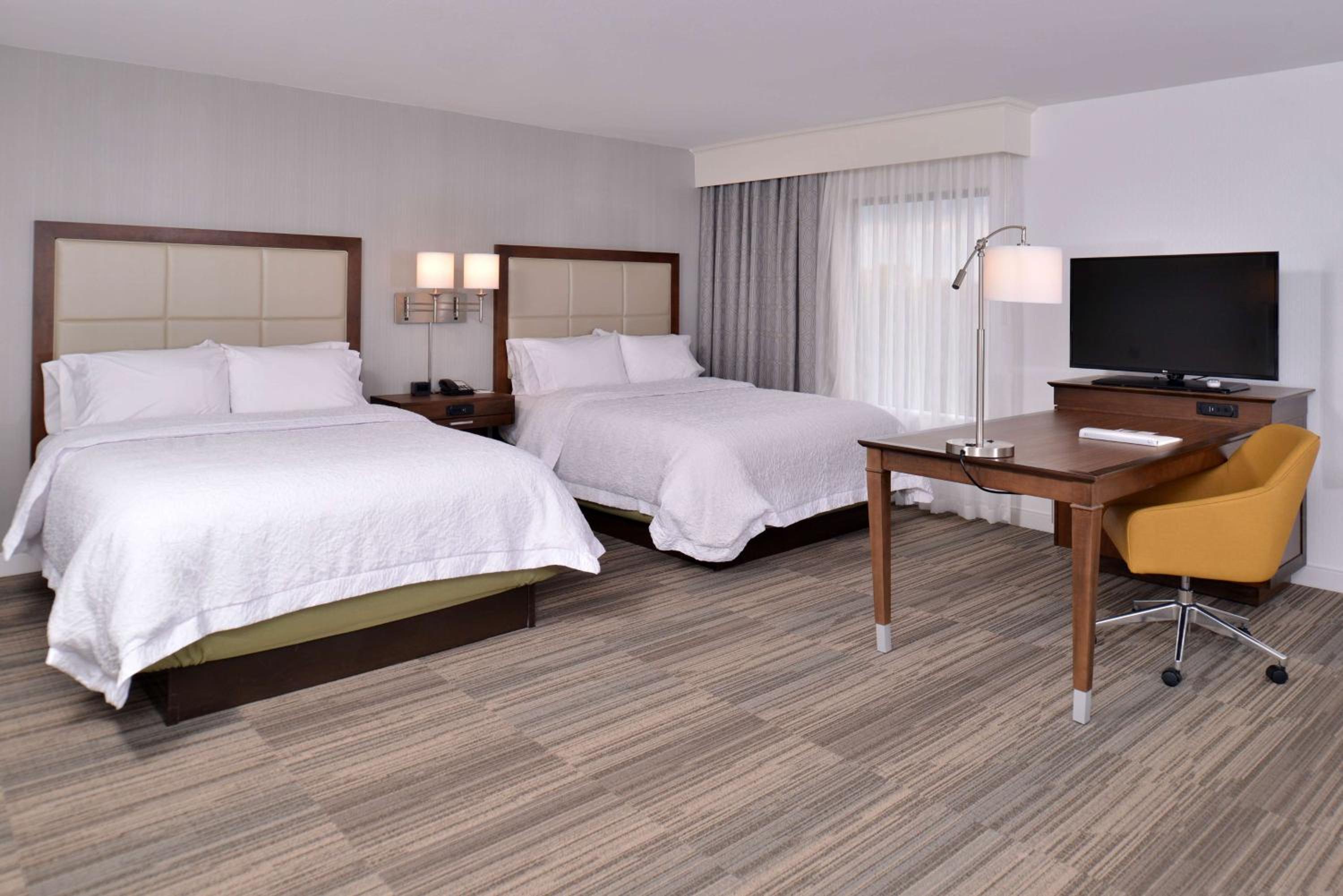 Queen Studio Suite with Two Queen Beds - Non-Smoking - Photo 1