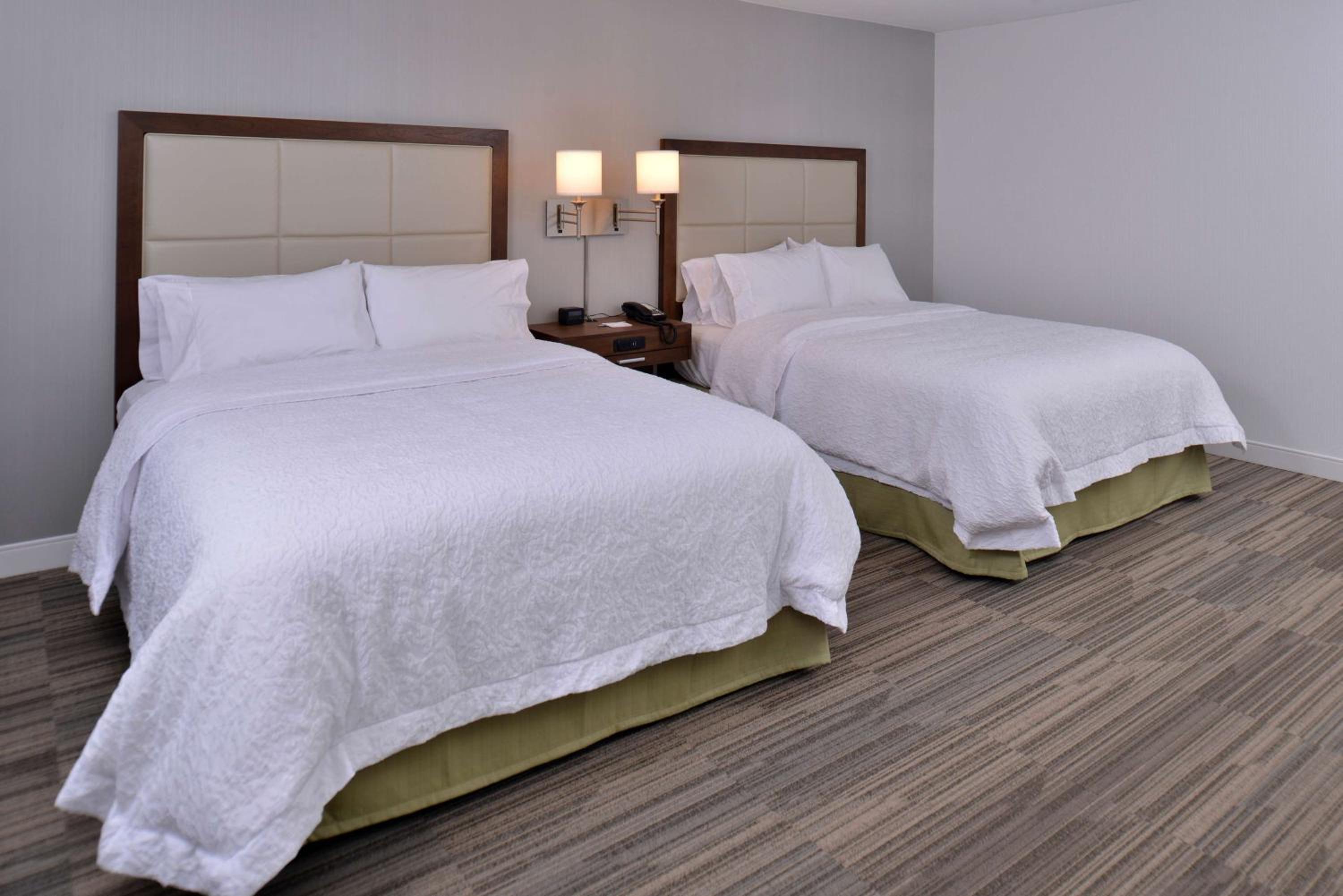 Queen Room with Two Queen Beds (4 Adults) - Photo 1