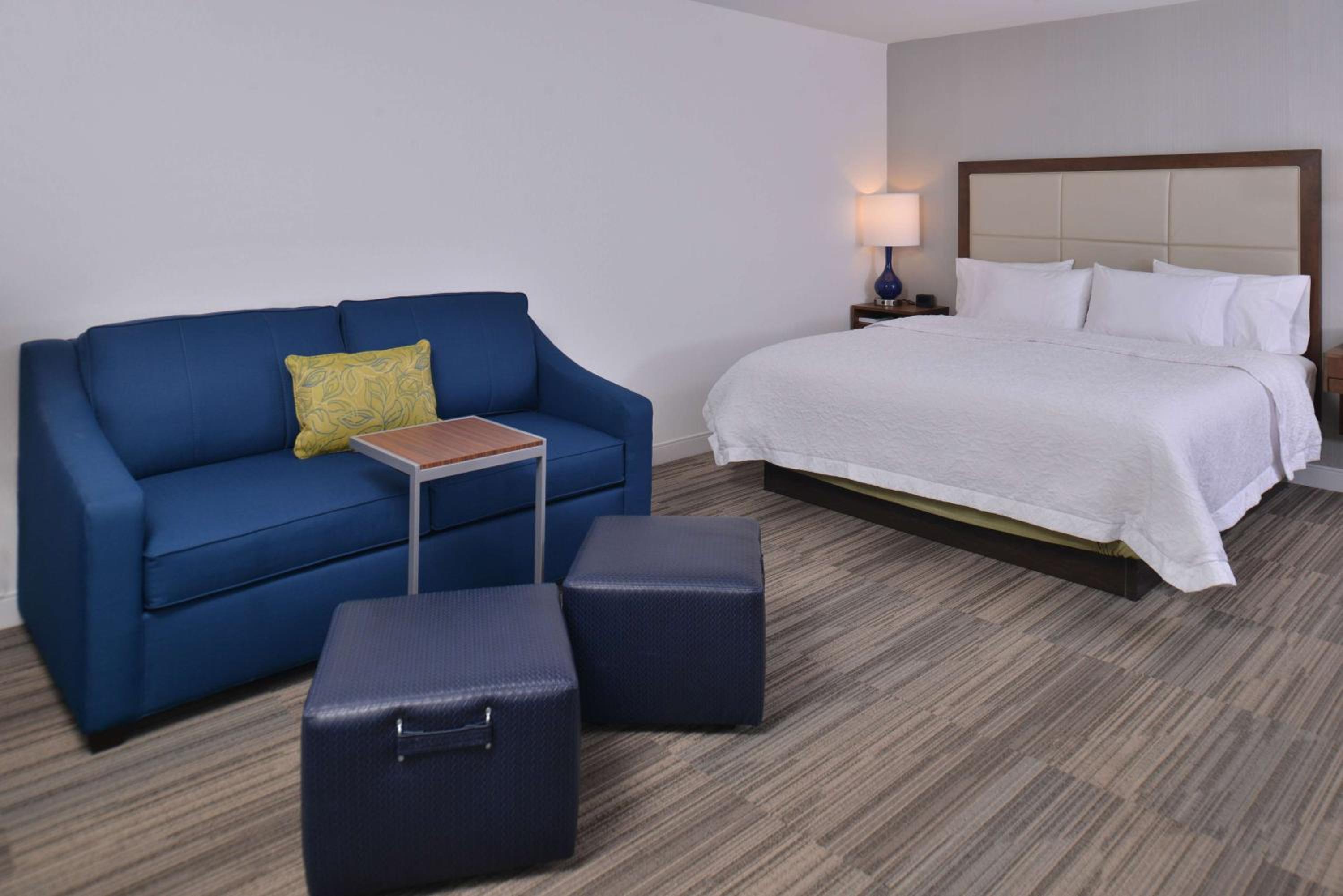 King Room with Sofa Bed - Non-Smoking - Photo 1