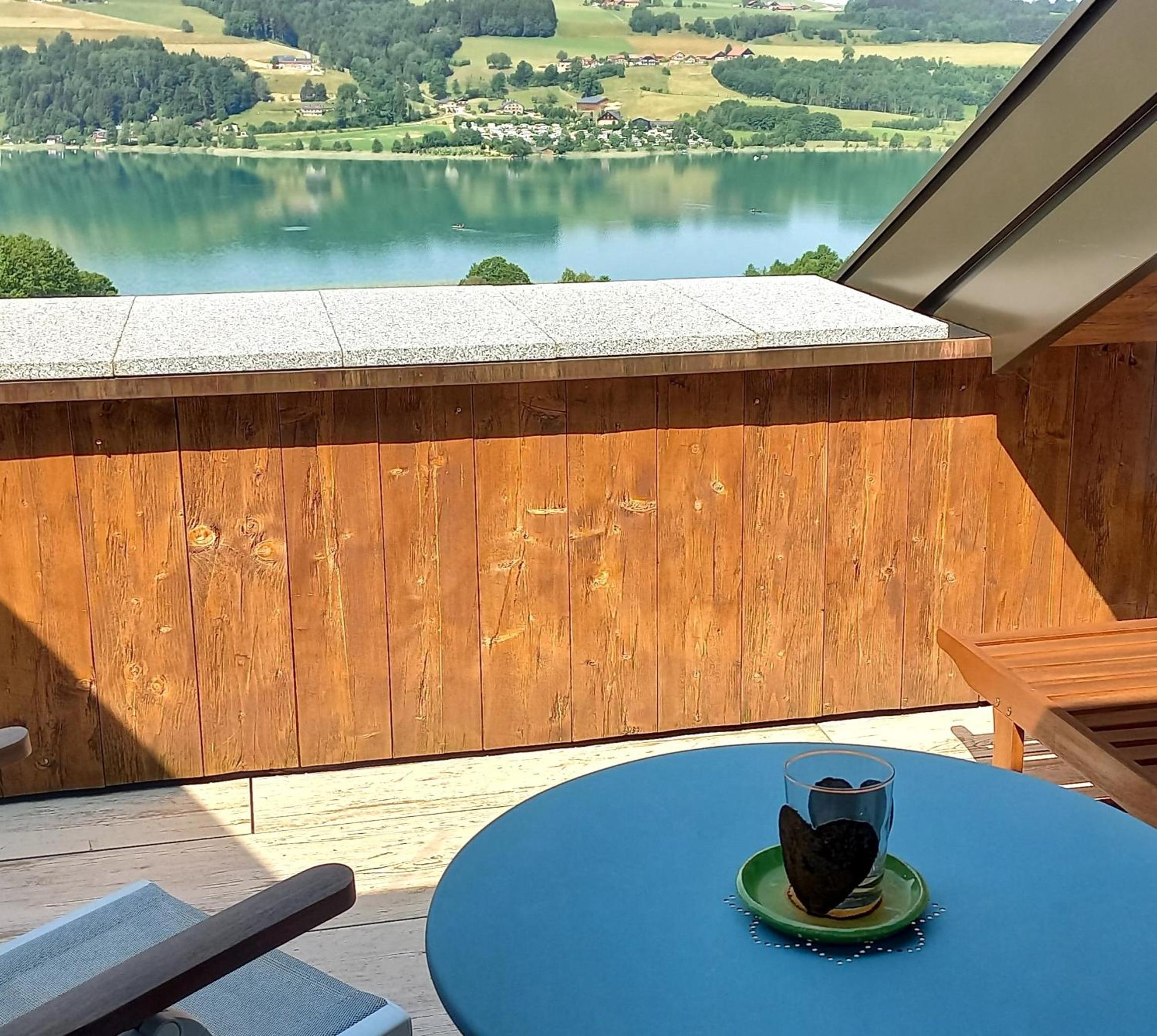 Apartment with Lake View photo 2