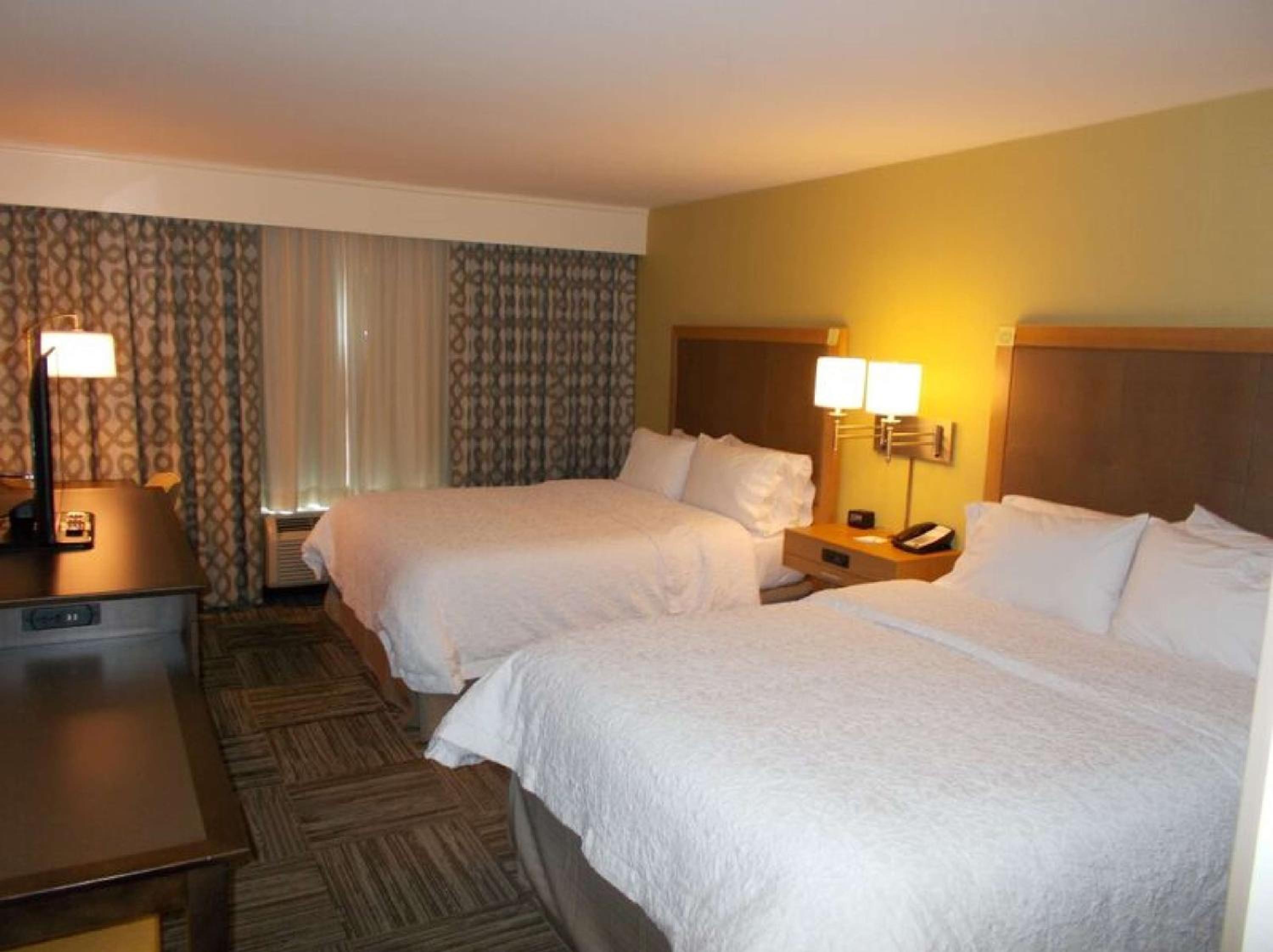 Queen Room with Two Queen Beds - Mobility Access/Non-Smoking photo 1
