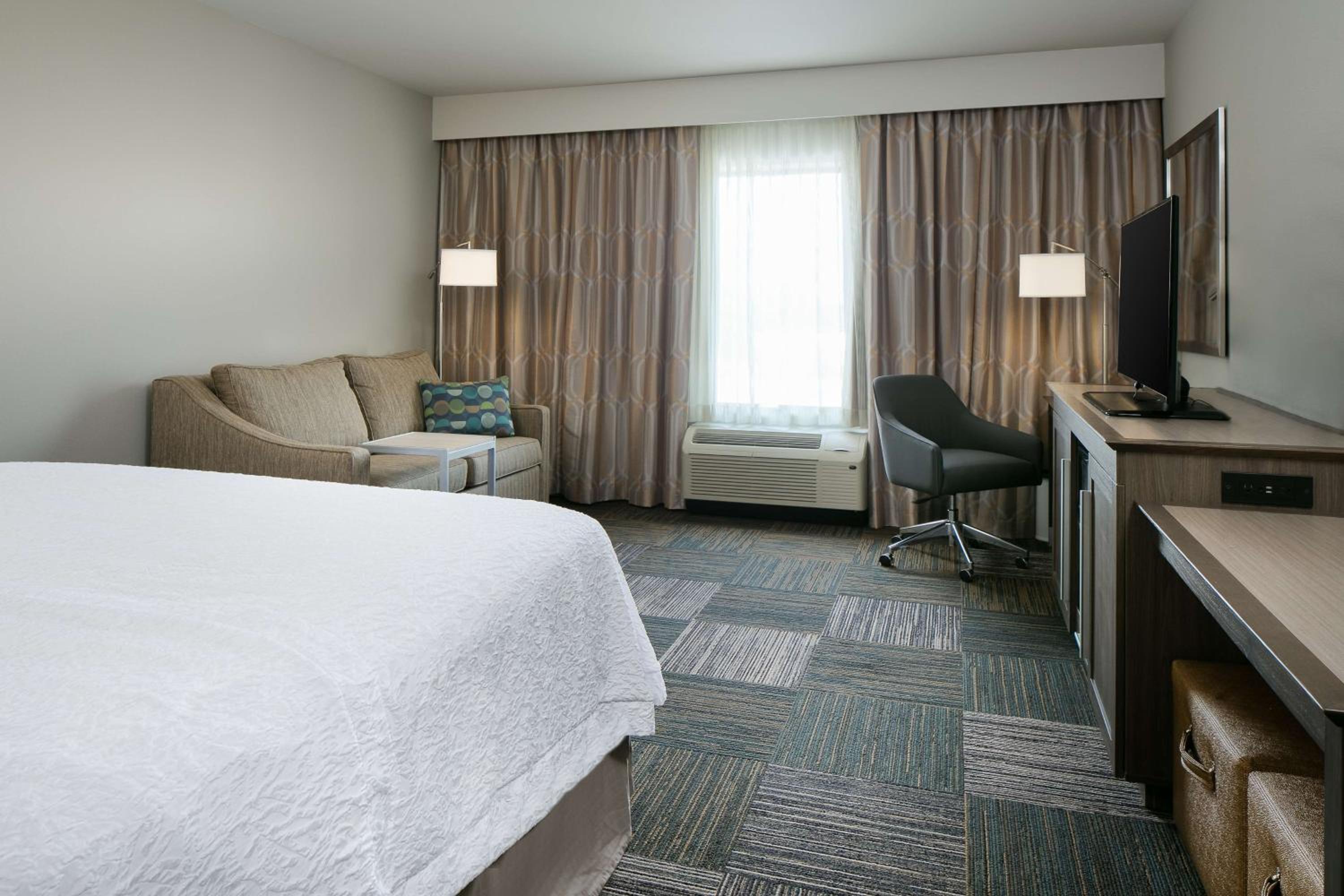 King Room with Sofa Bed - Non-Smoking