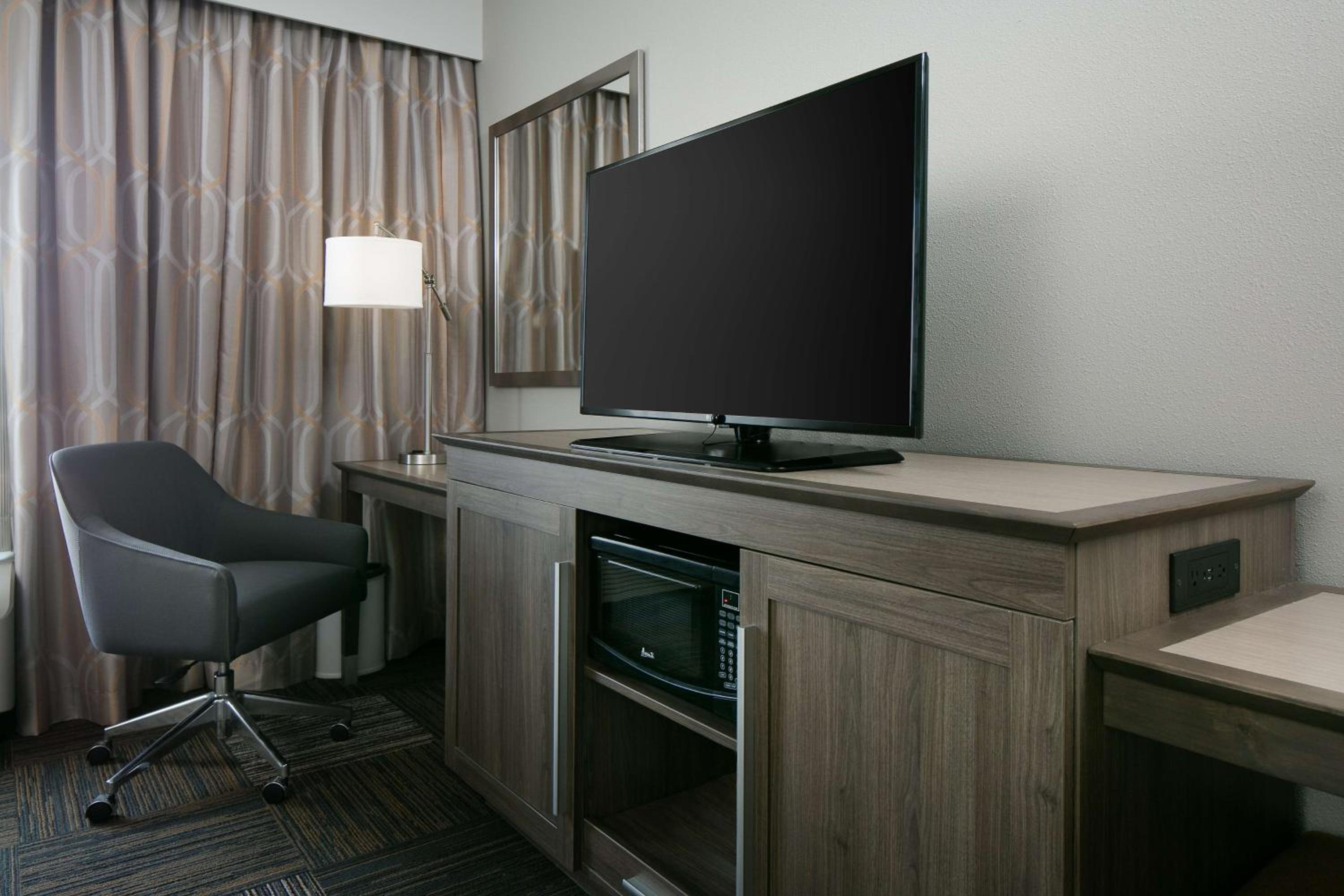 Queen Room with Two Queen Beds - Mobility Access/Non-Smoking
