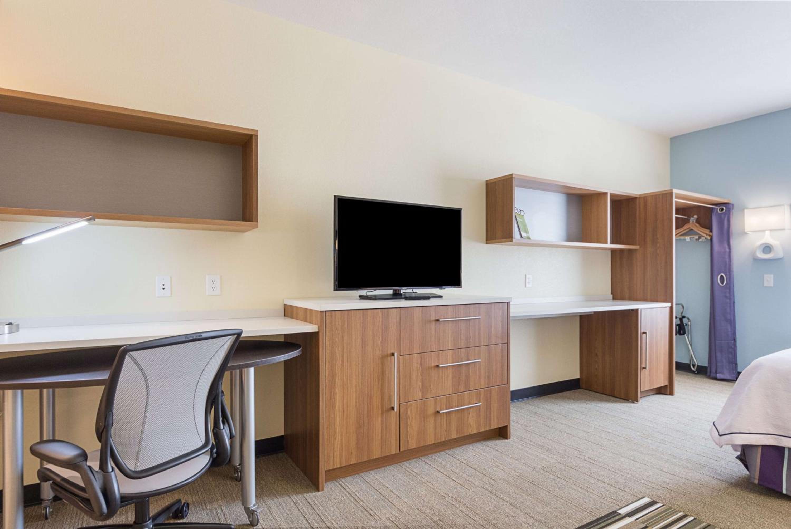 King Studio Suite - Non-Smoking photo 2