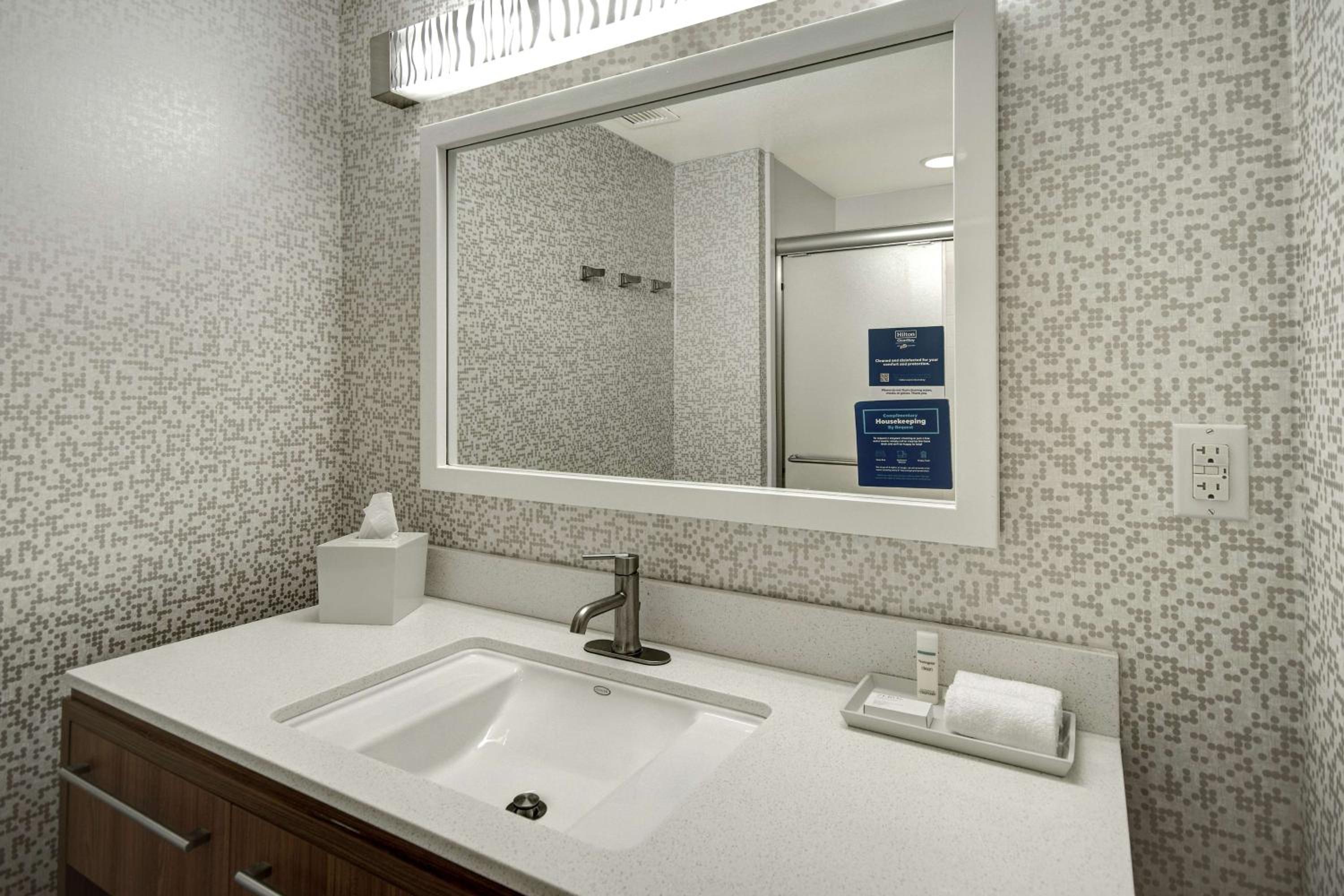 King Studio Suite - Hearing Access/Non-Smoking photo 3