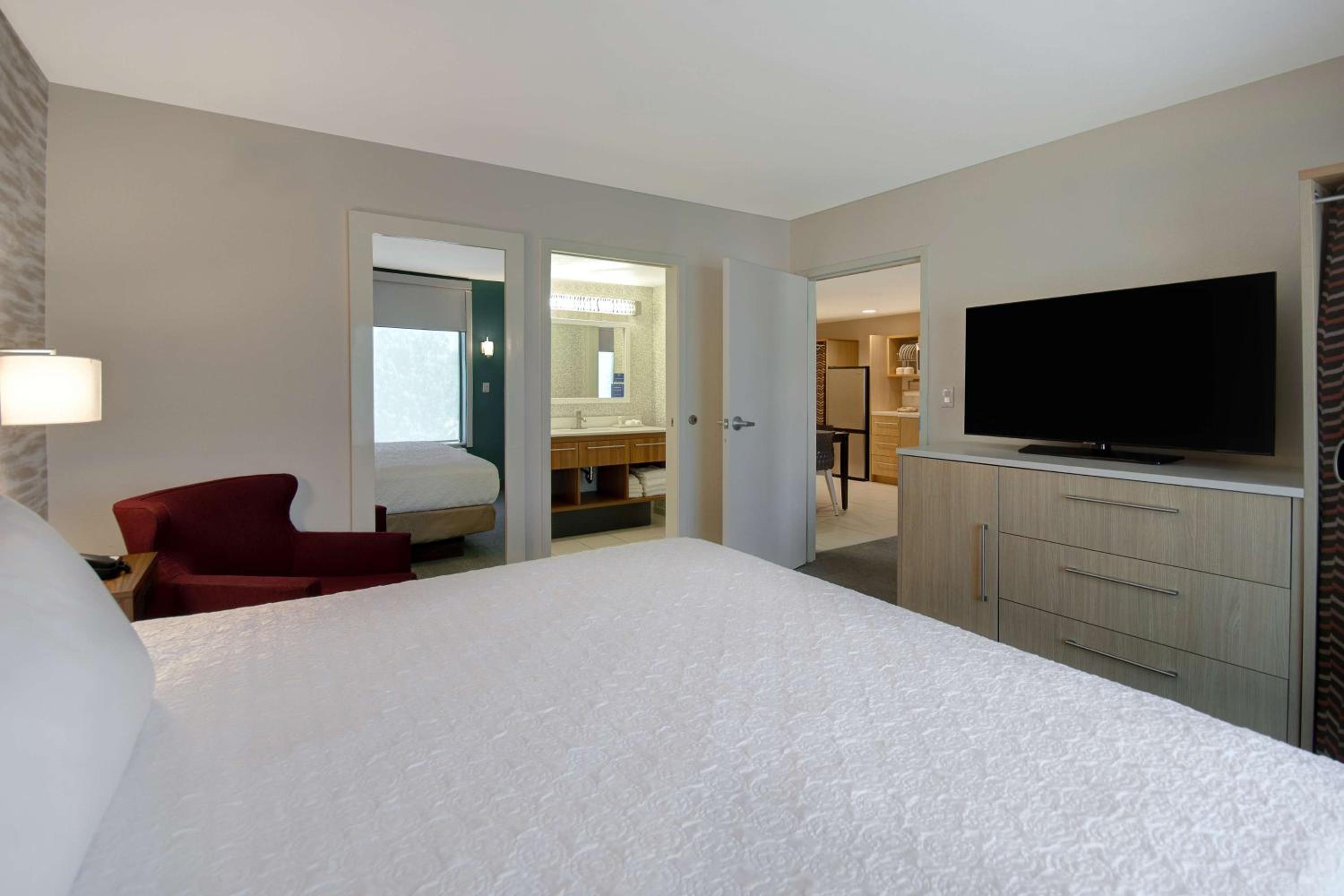 King Suite - Hearing Access/Non-Smoking