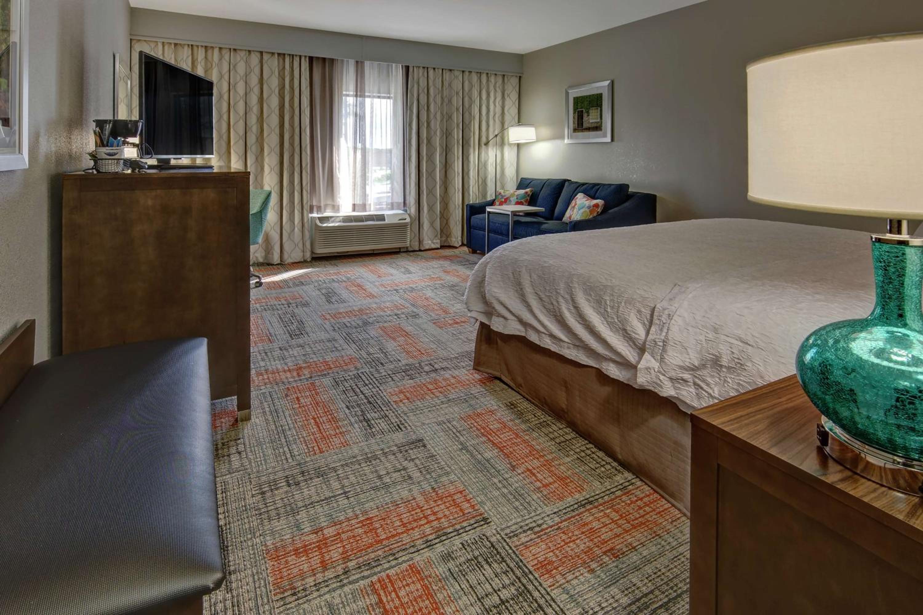 King Room with Sofa Bed - Non-Smoking