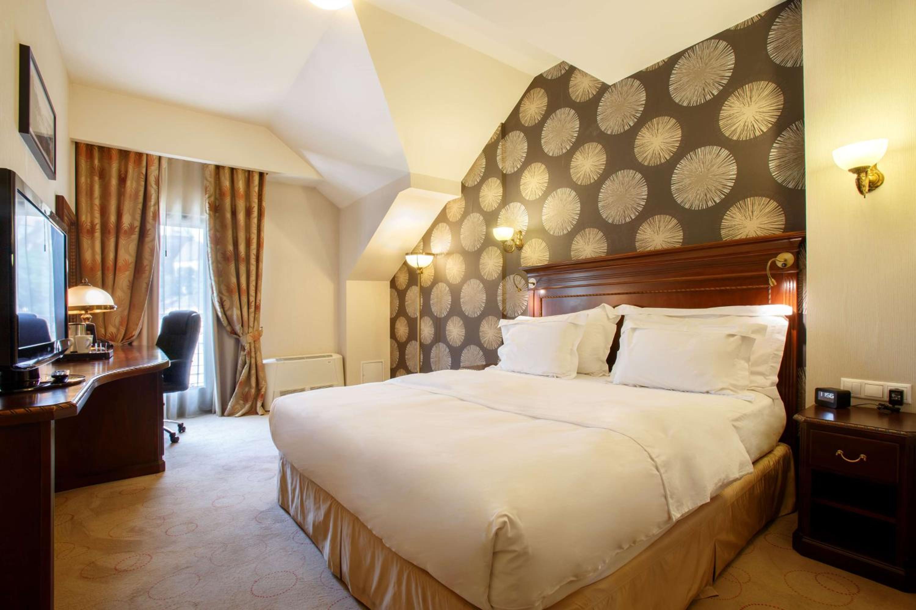 King Guest Room with Citadel View photo 1