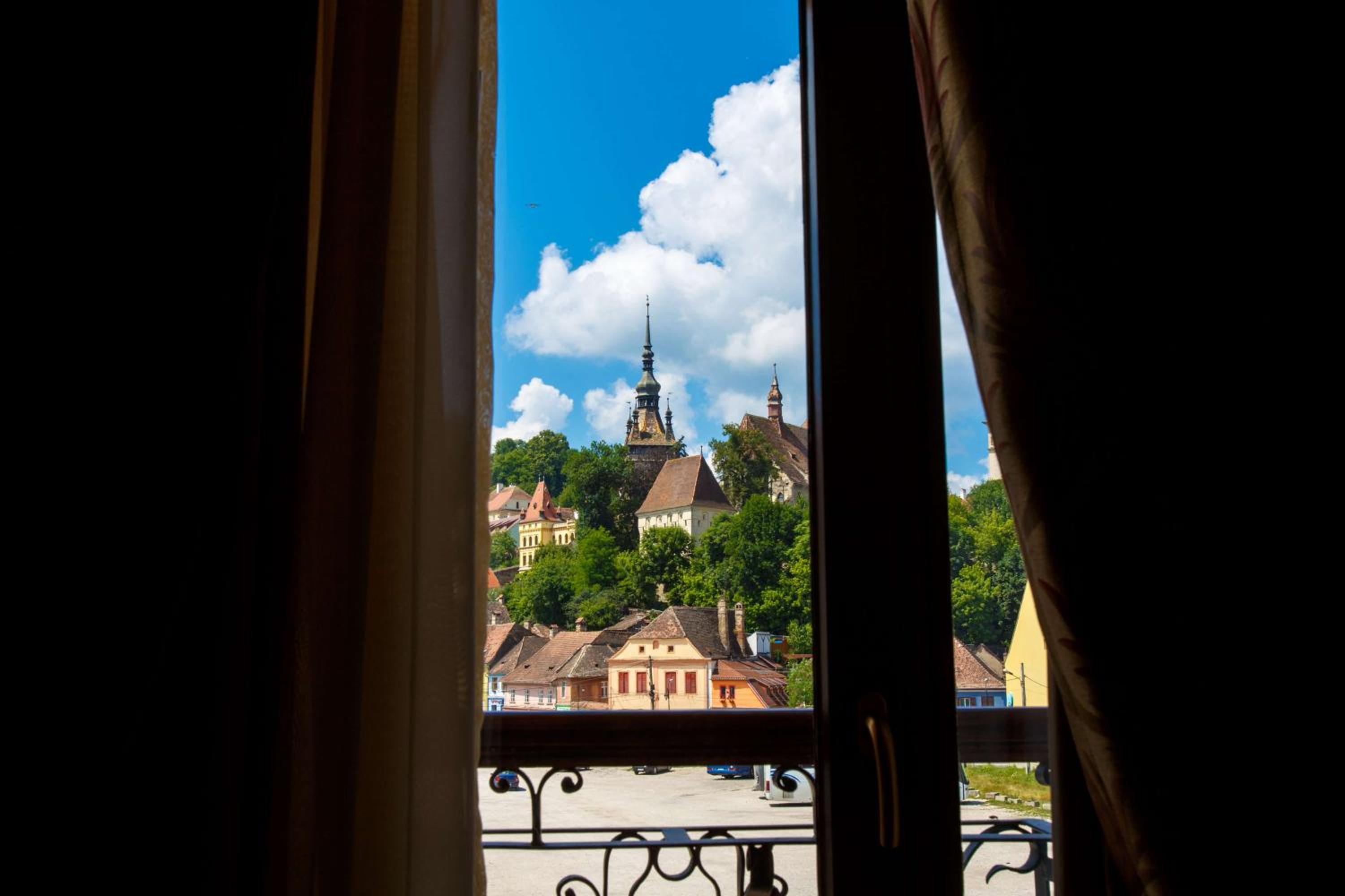 Guest Twin Room with Citadel View photo 2