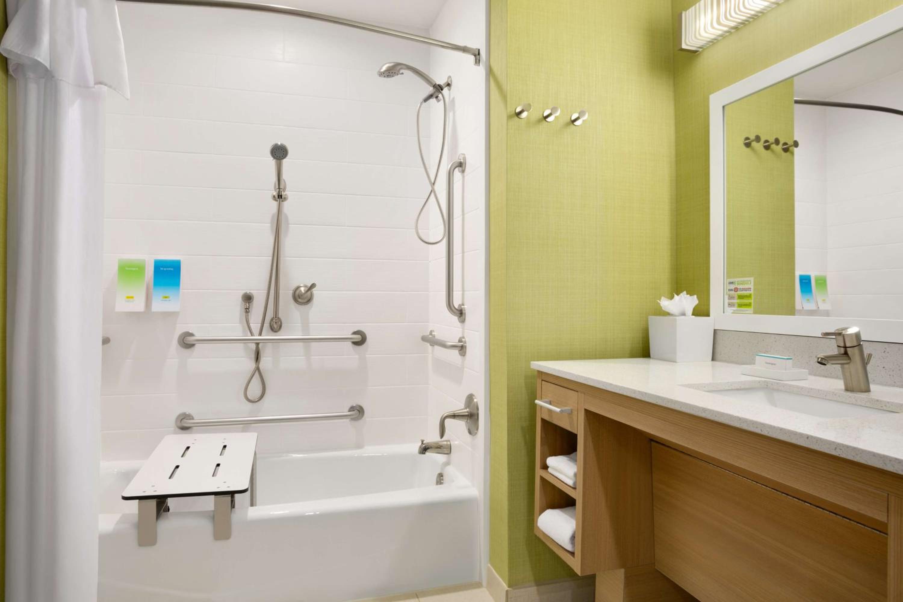 King Studio Suite - Mobility Access/Non-Smoking photo 3