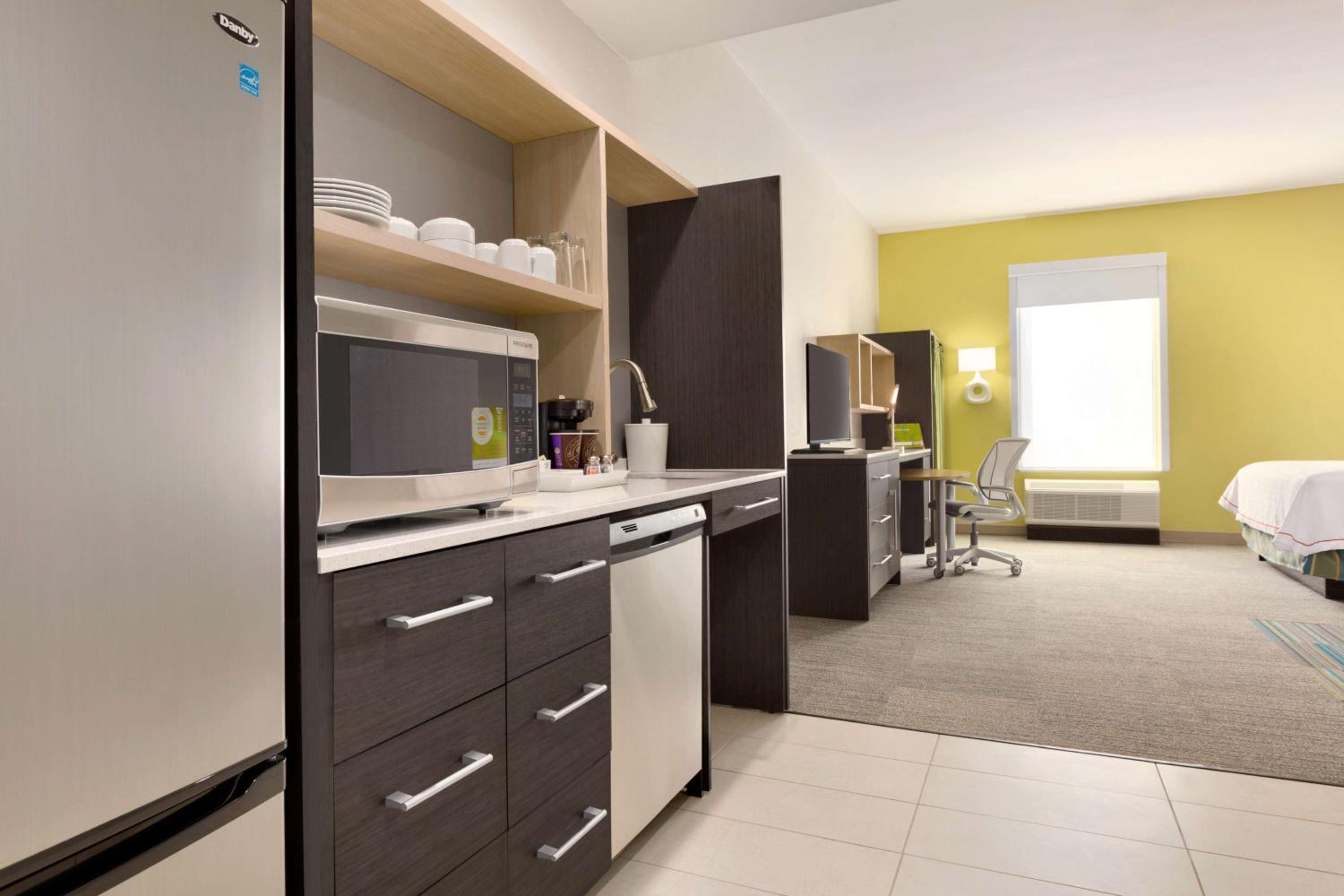 King Studio Suite - Mobility Access/Non-Smoking photo 2