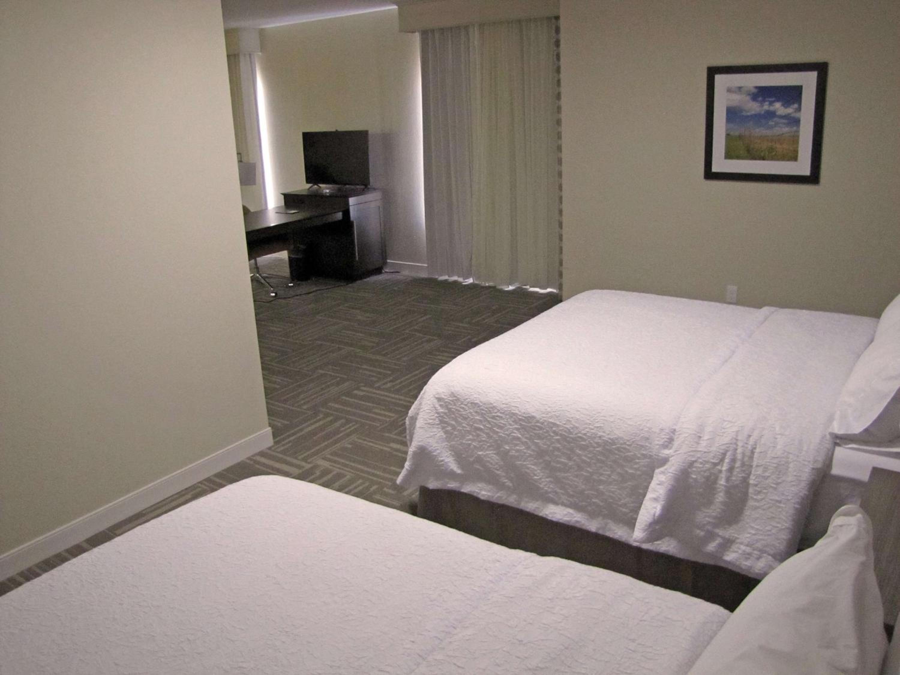 Studio Suite with Two Queen Beds - Non-Smoking photo 2
