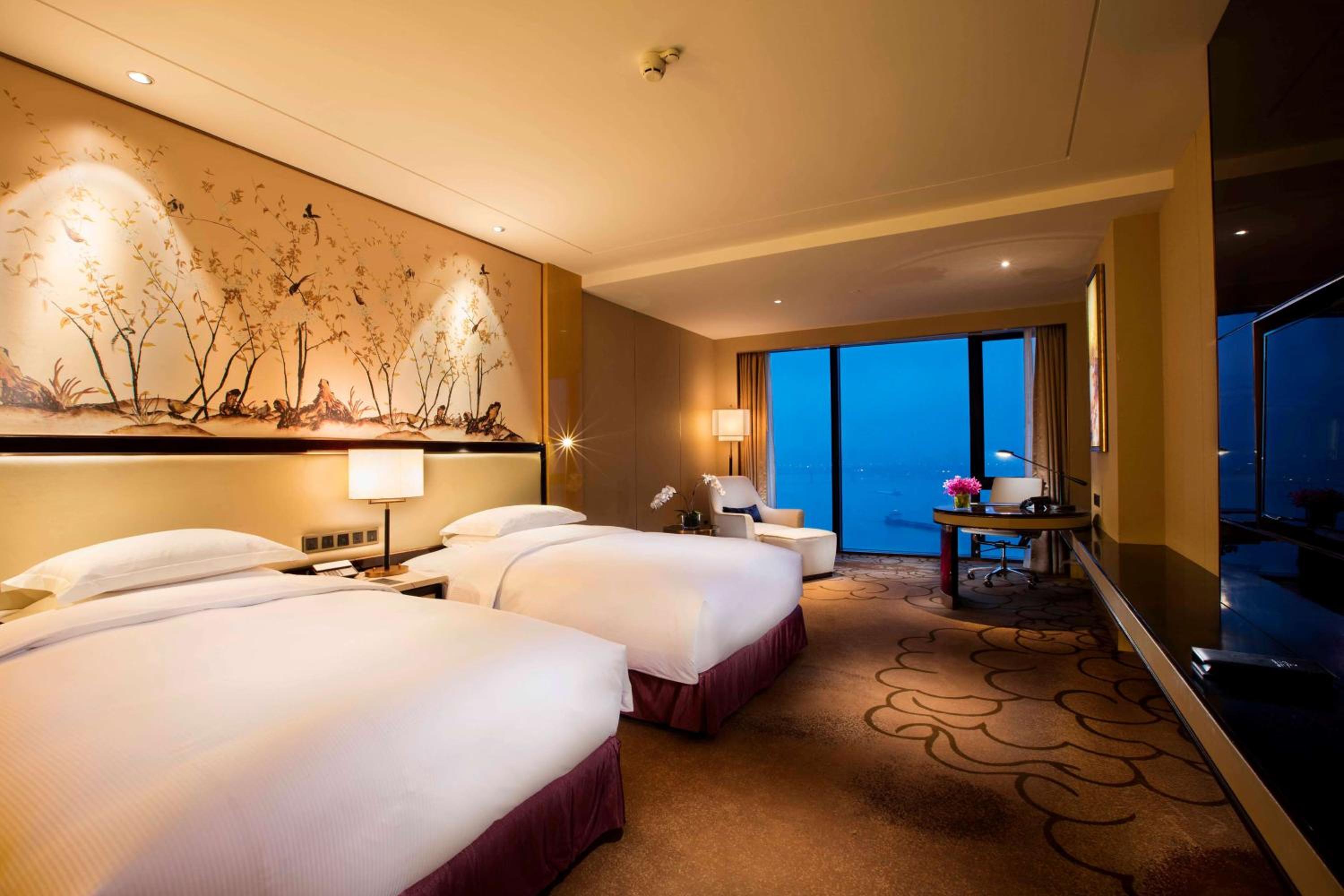 Premier Twin Room with River View 