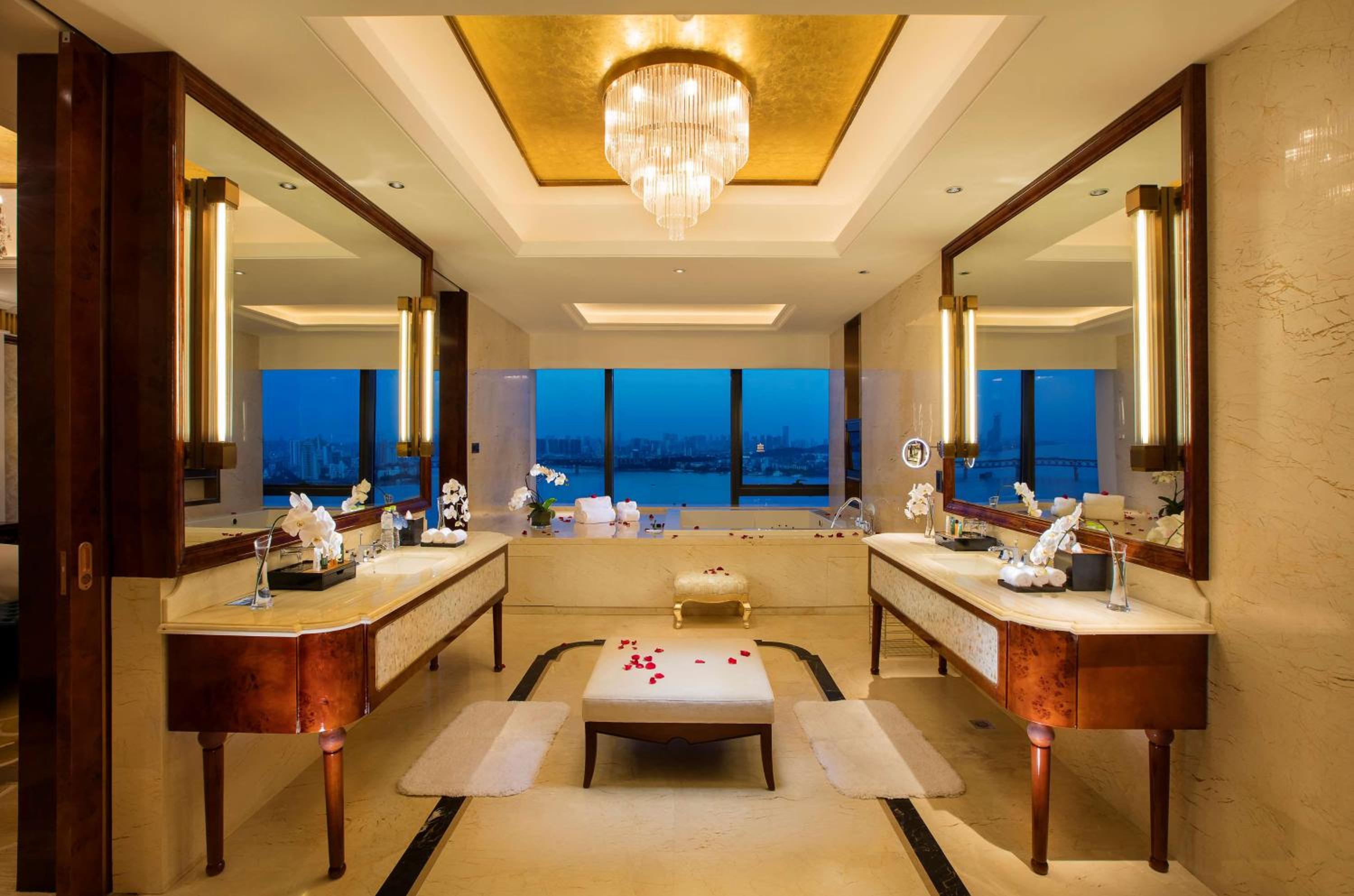 Executive Twin Room with River View - Lounge Access