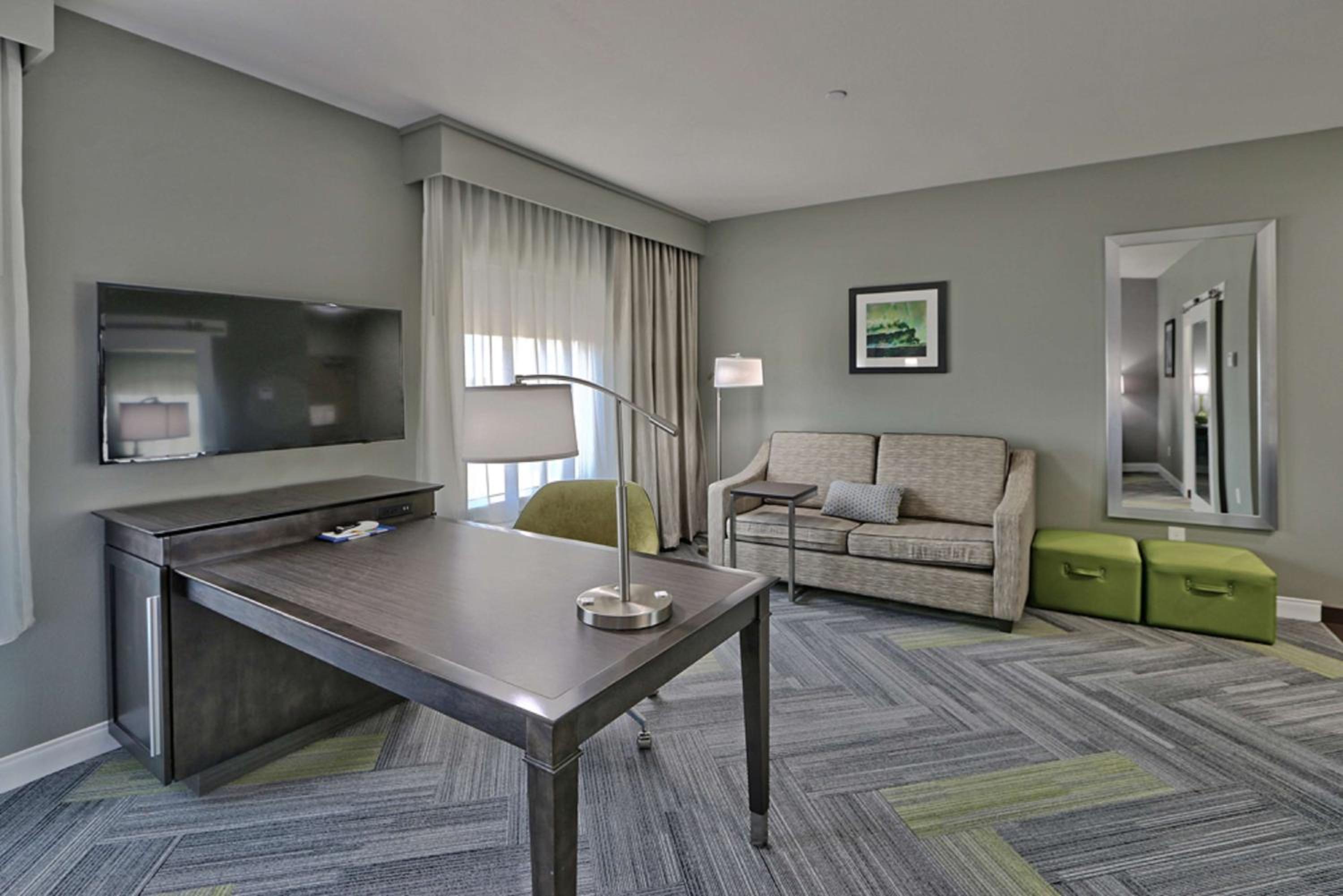Studio Suite with Two Queen Beds - Non-Smoking photo 2