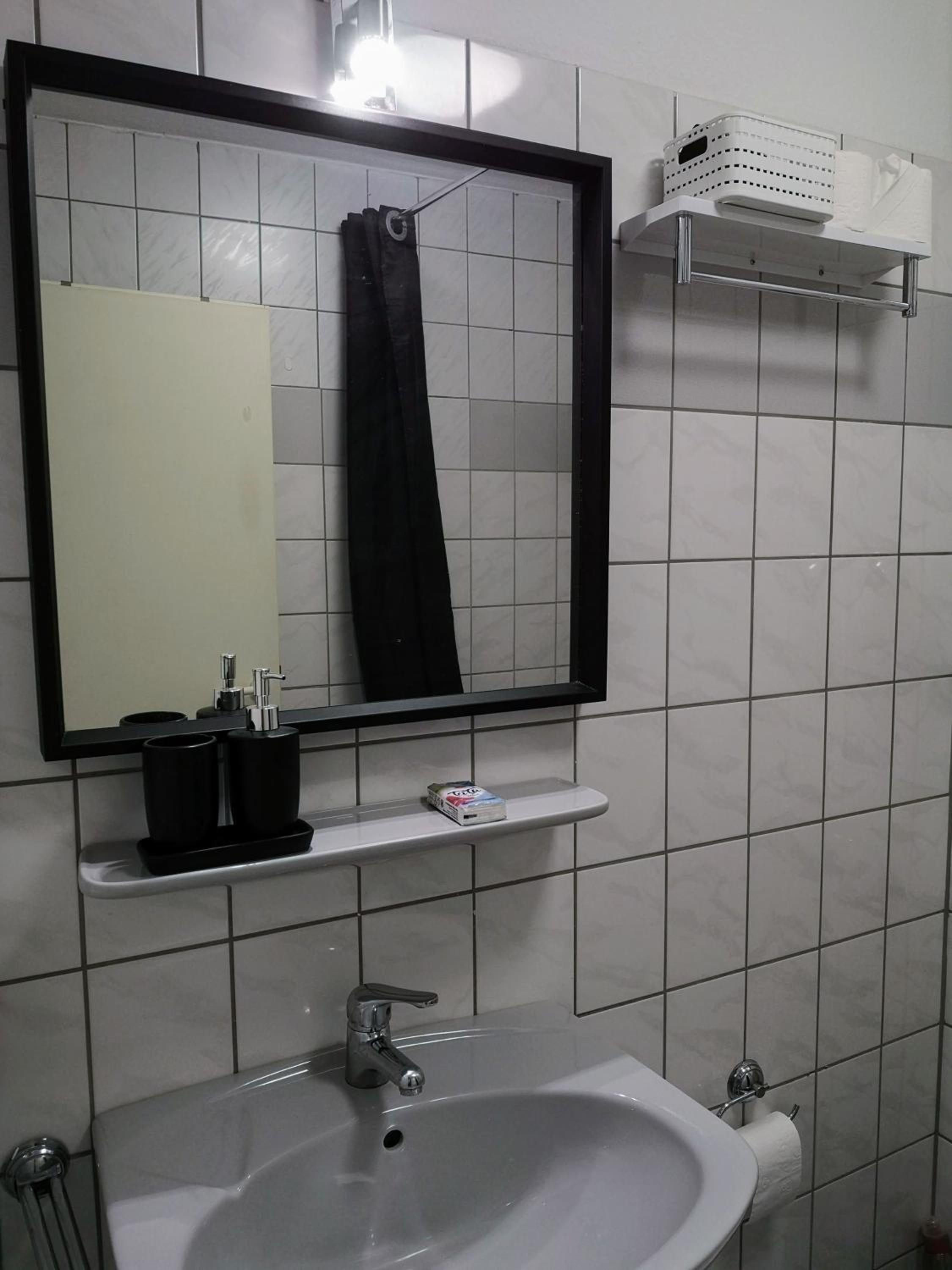 Wuppertal-Ronsdorf 1-3 Betten Personer Lägenhet Semesterlägenheter Appartement Monteurlägenhet hos Merih, Bild 5