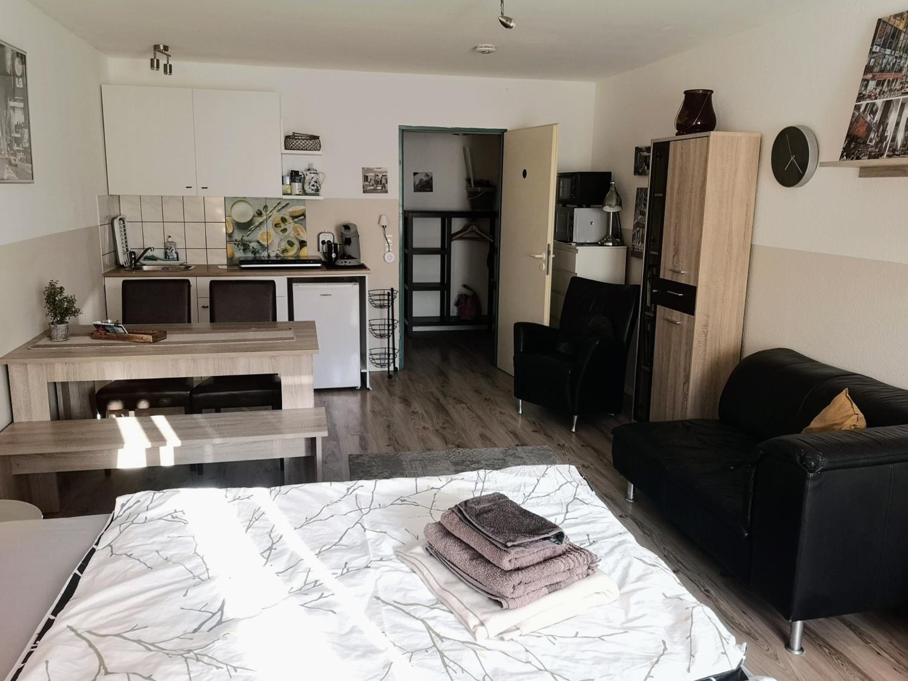 Wuppertal-Ronsdorf 1-3 Betten Personer Lägenhet Semesterlägenheter Appartement Monteurlägenhet hos Merih, Bild 35