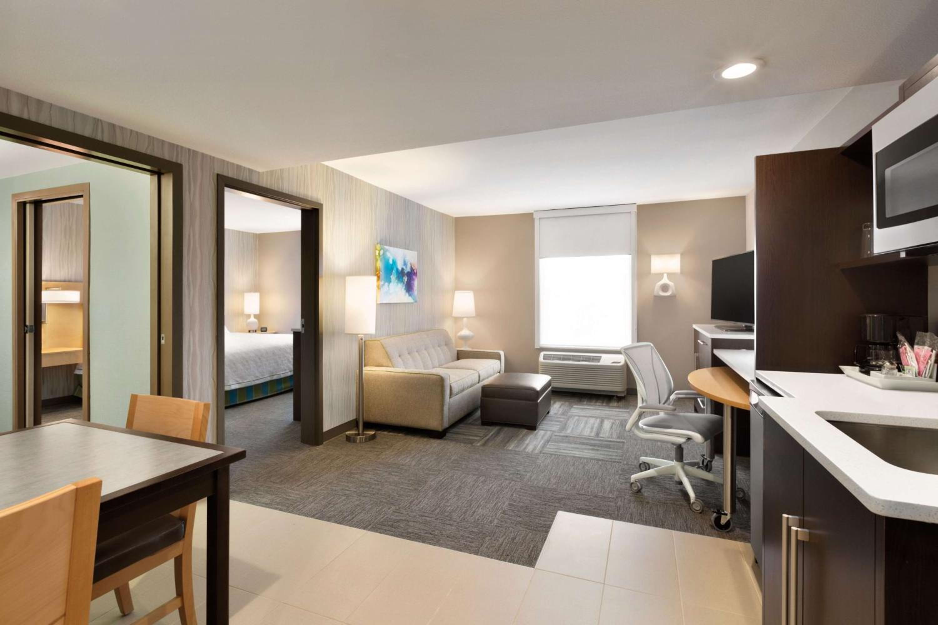 One-Bedroom King Suite - Non-Smoking photo 1