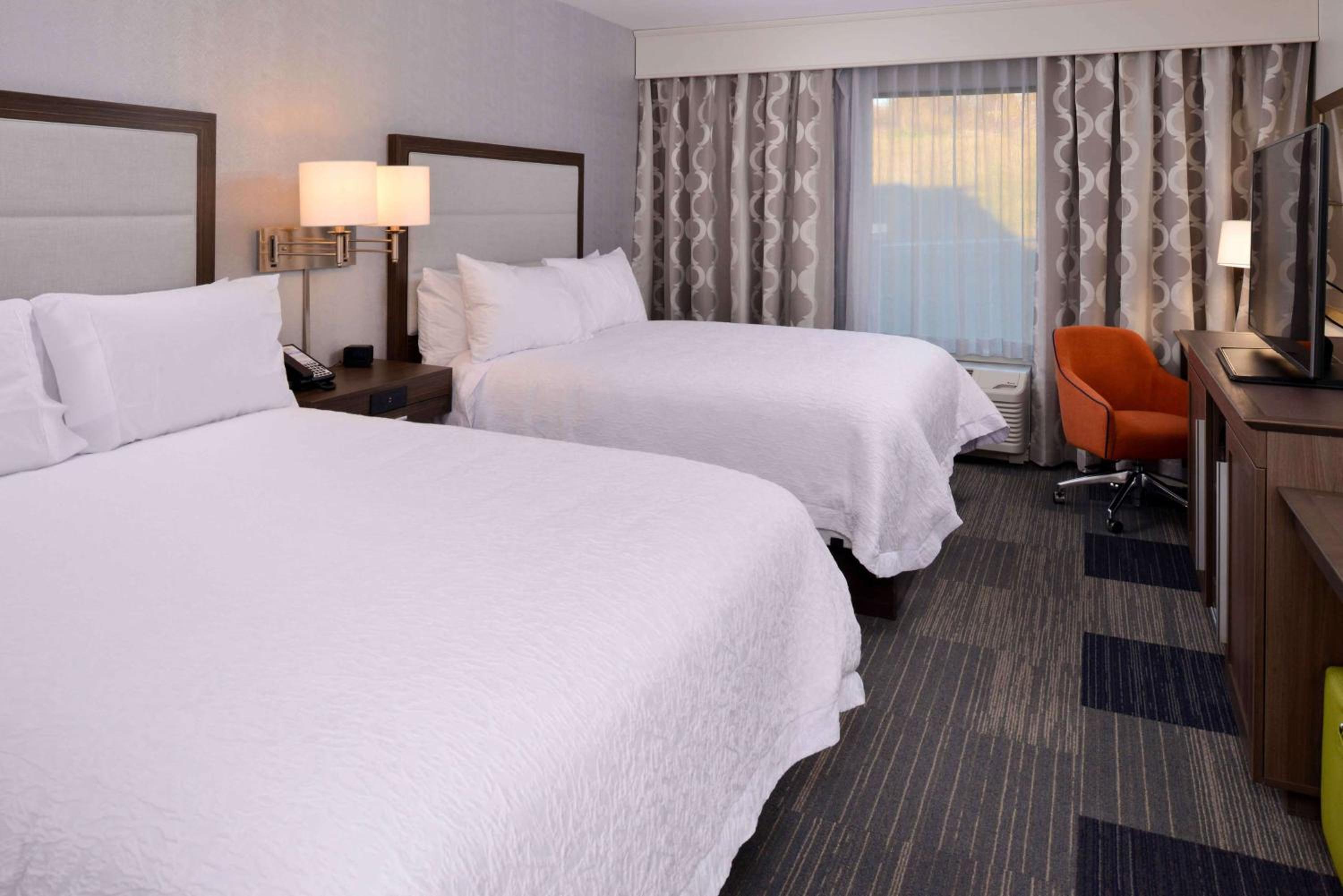 Queen Room with Two Queen Beds - Mobility Access/Non-Smoking photo 1