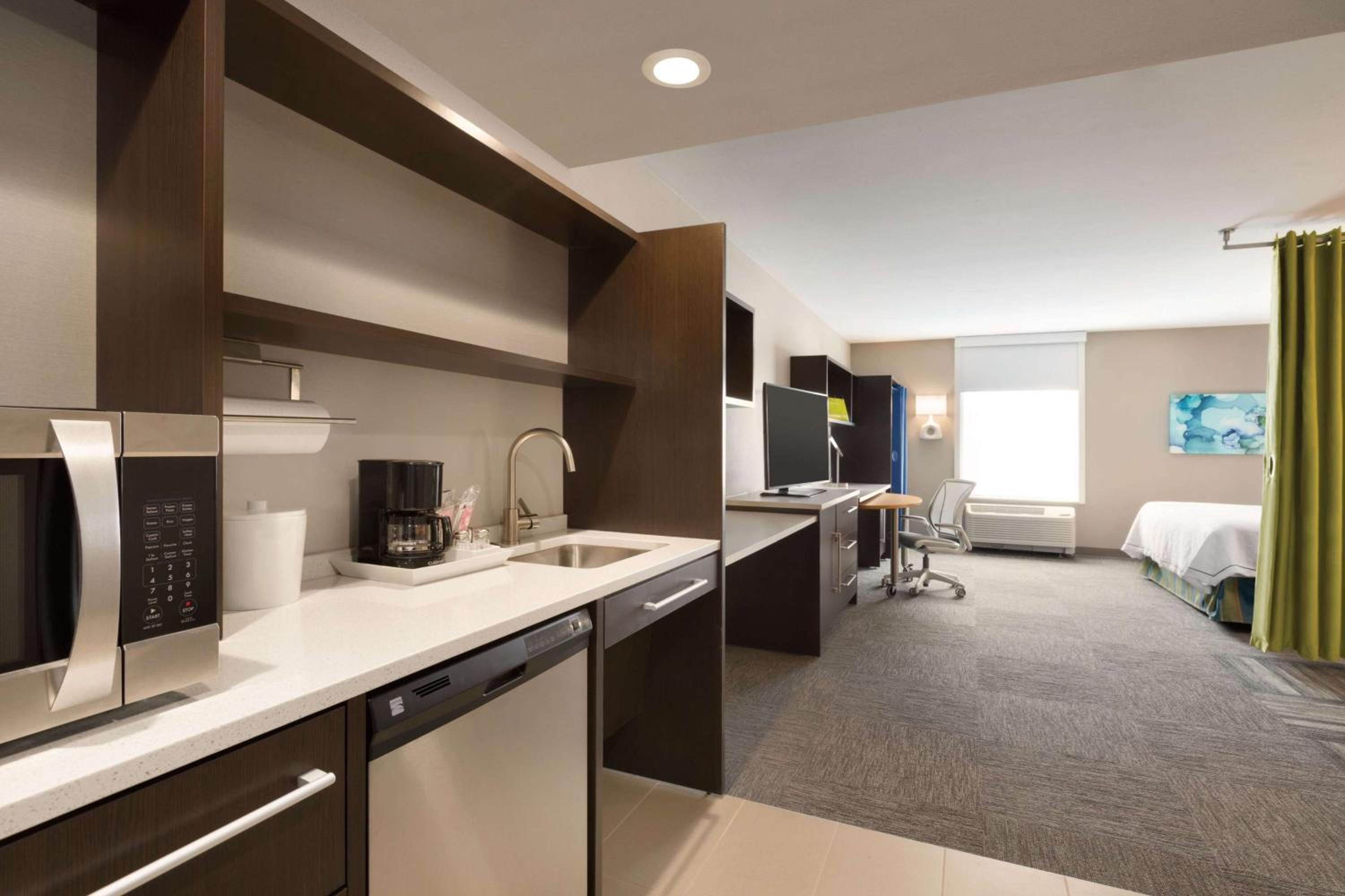 King Studio Suite - Mobility Access/Non-Smoking photo 1