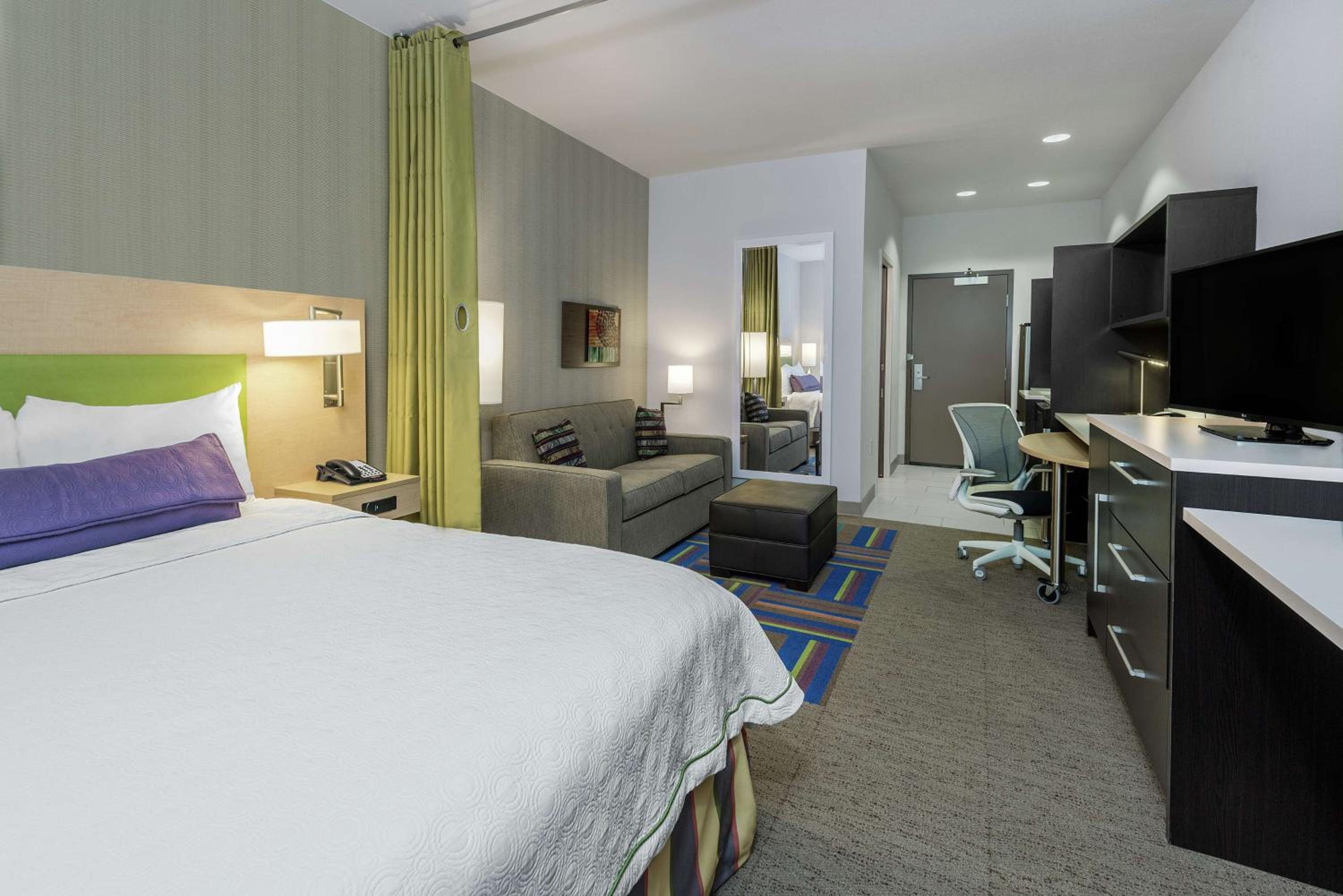 Queen Studio with Two Queen Beds - Non-Smoking