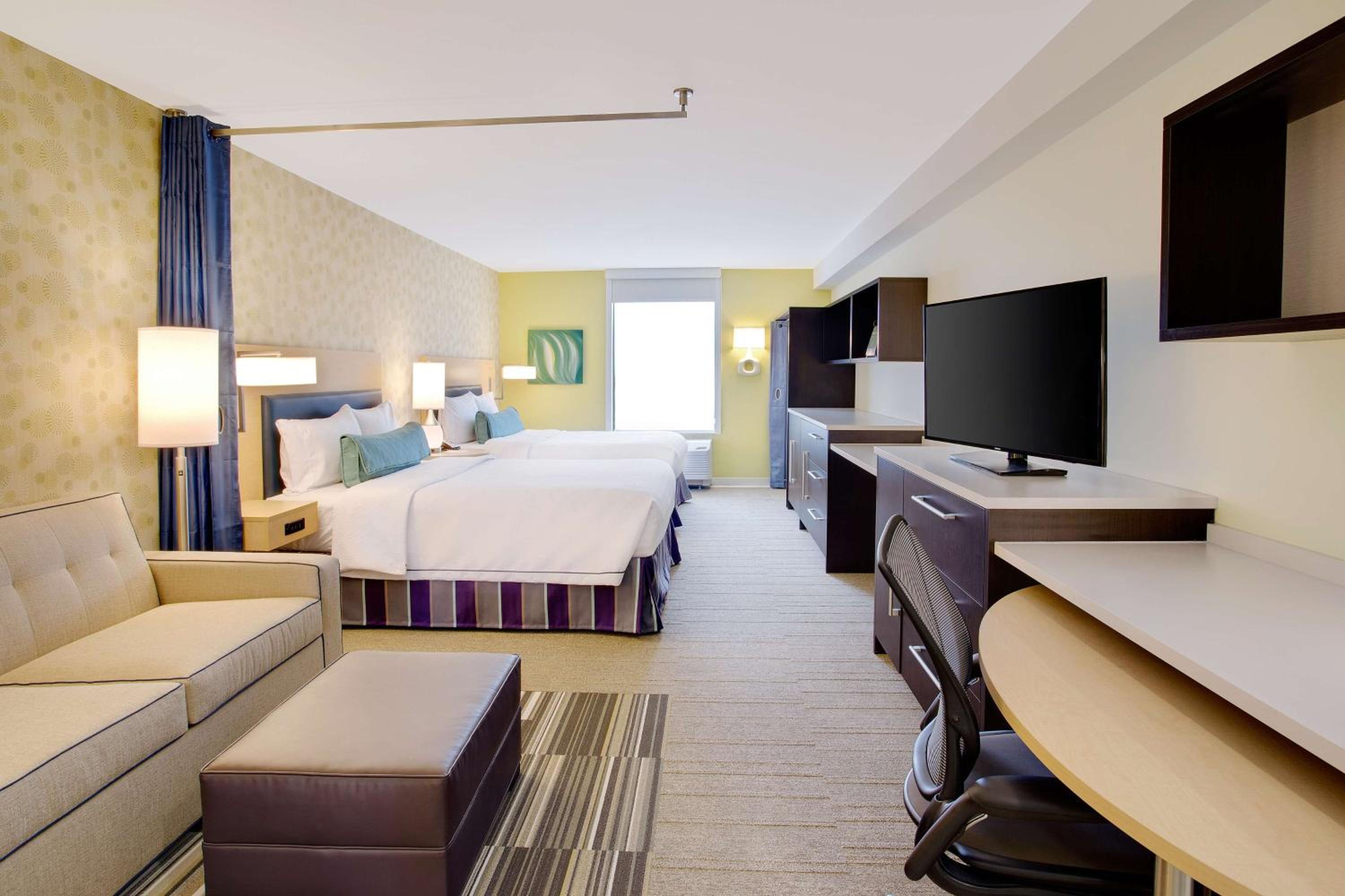 Queen Studio with Two Queen Beds - Non-Smoking - Photo 6