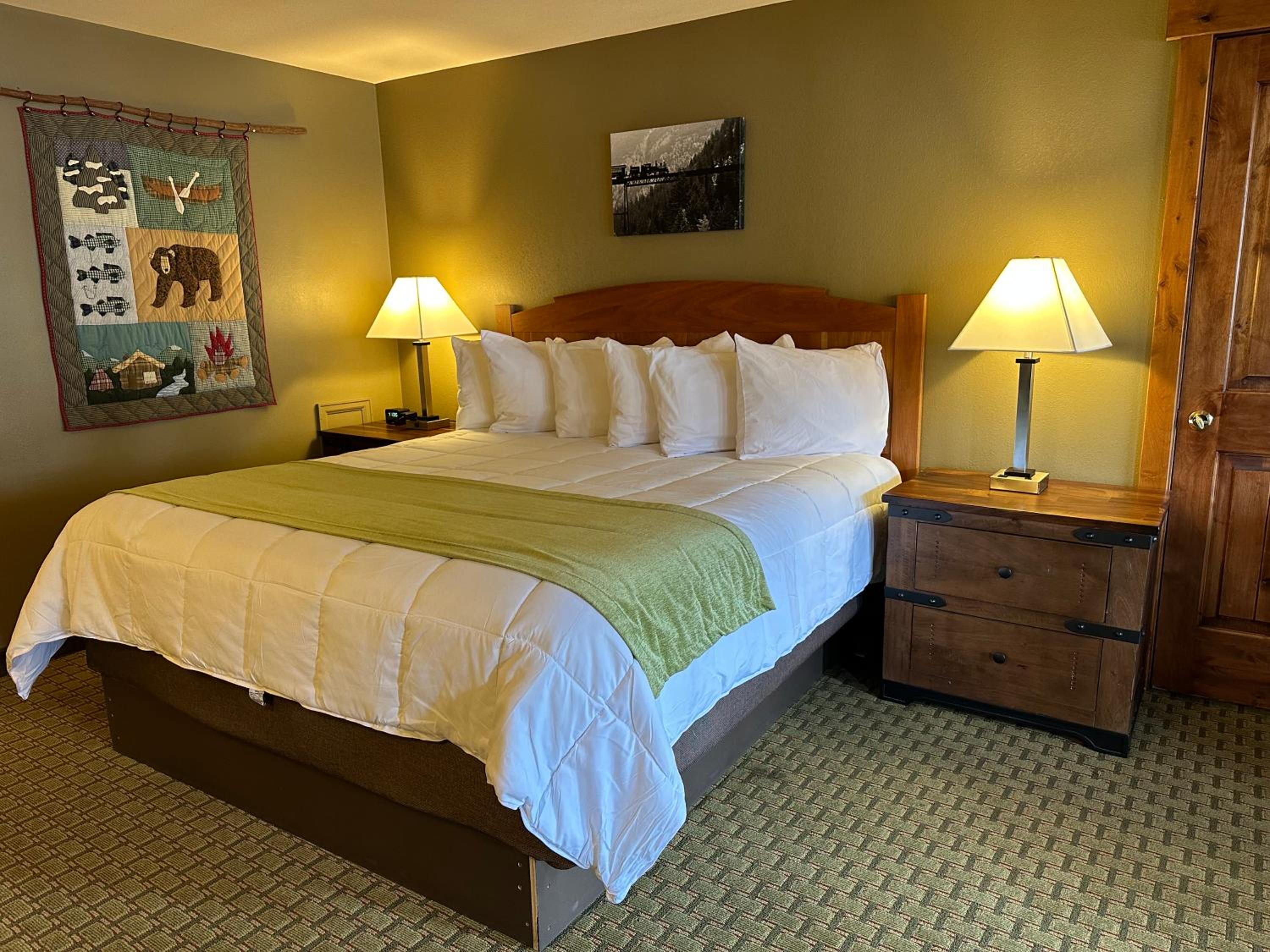 Standard King with Kitchenette (Non-Pet Friendly)