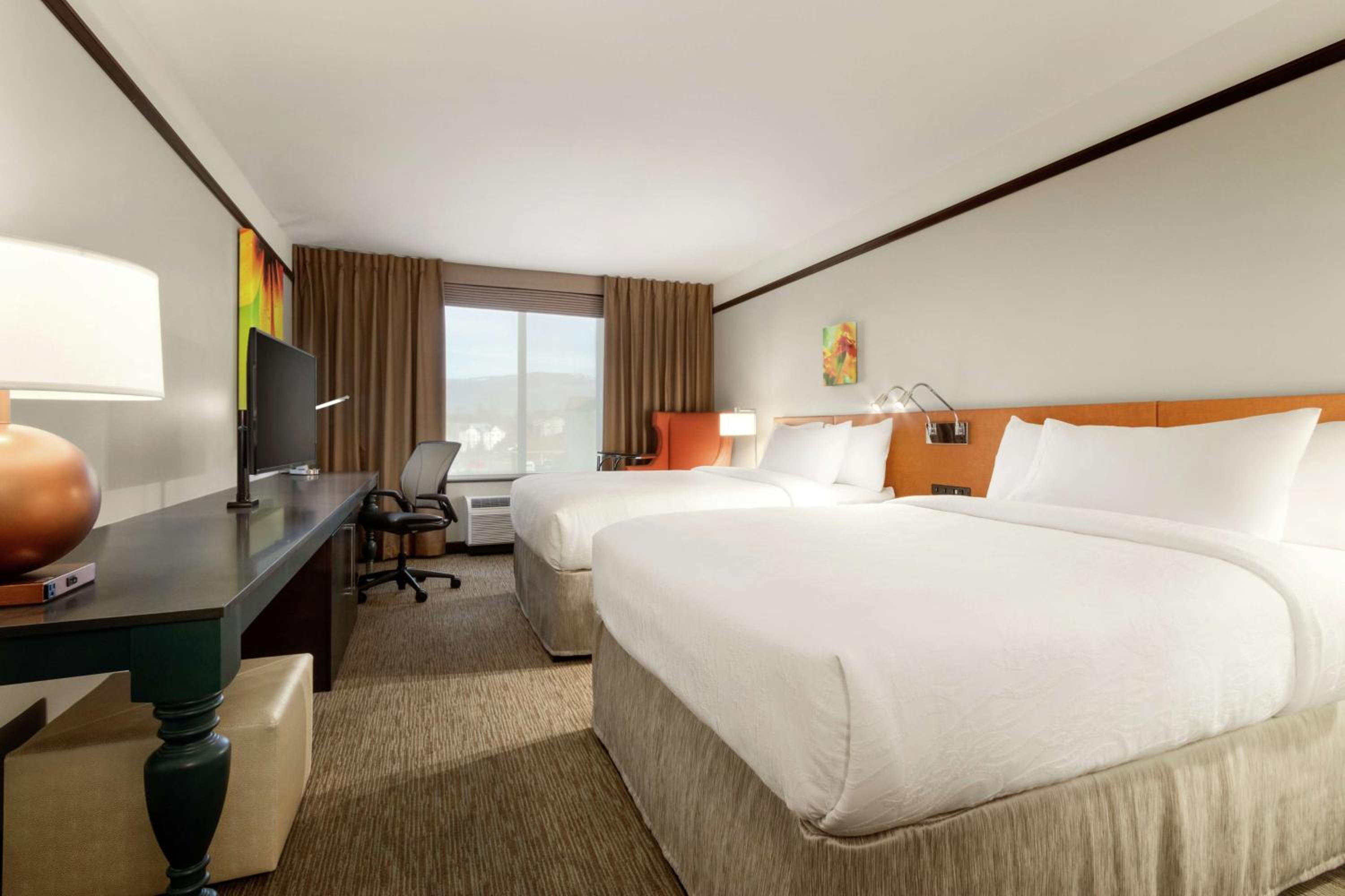 Queen Room with Two Queen Beds - Hearing Access photo 2