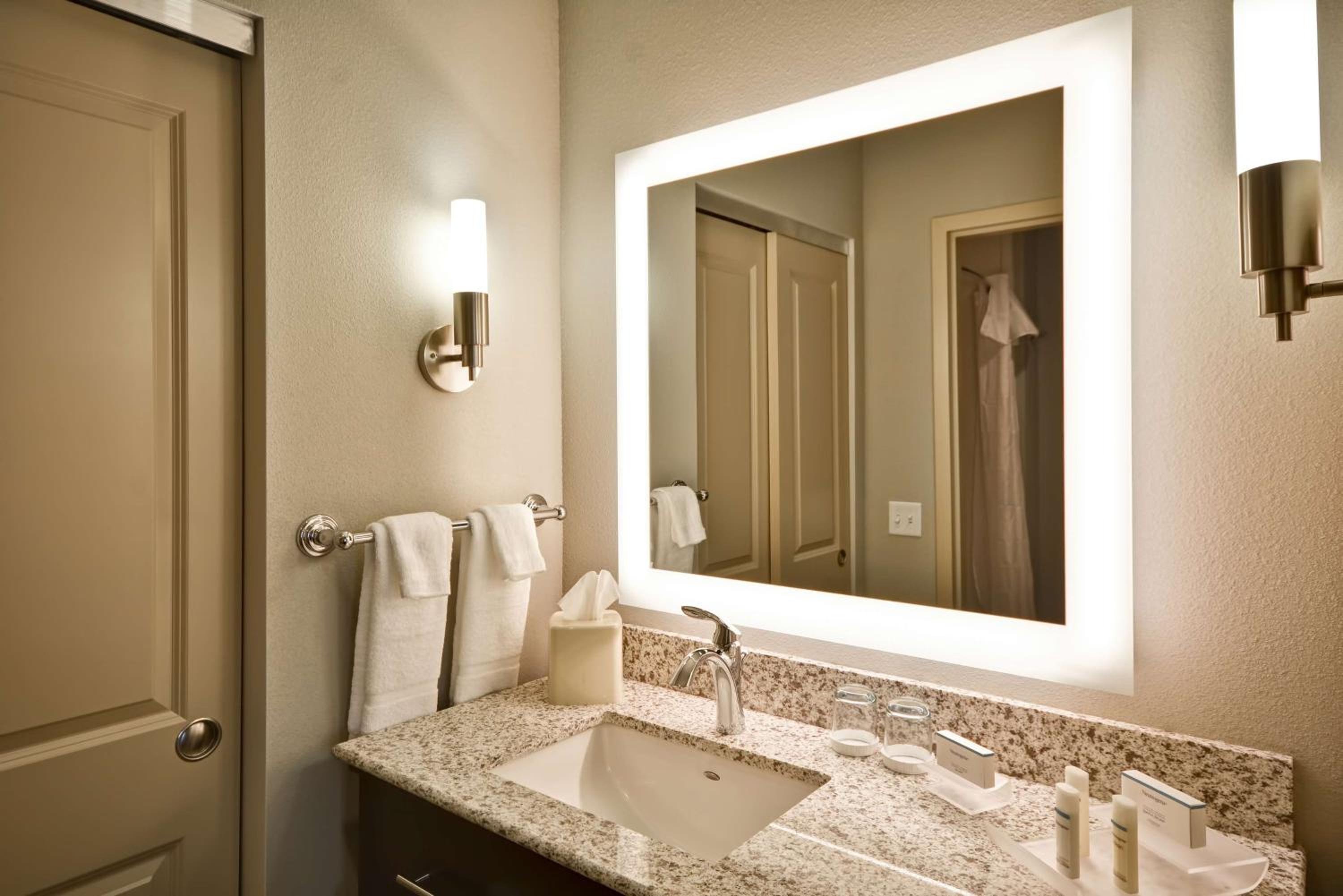 King Studio Suite - Hearing Access/Non-Smoking