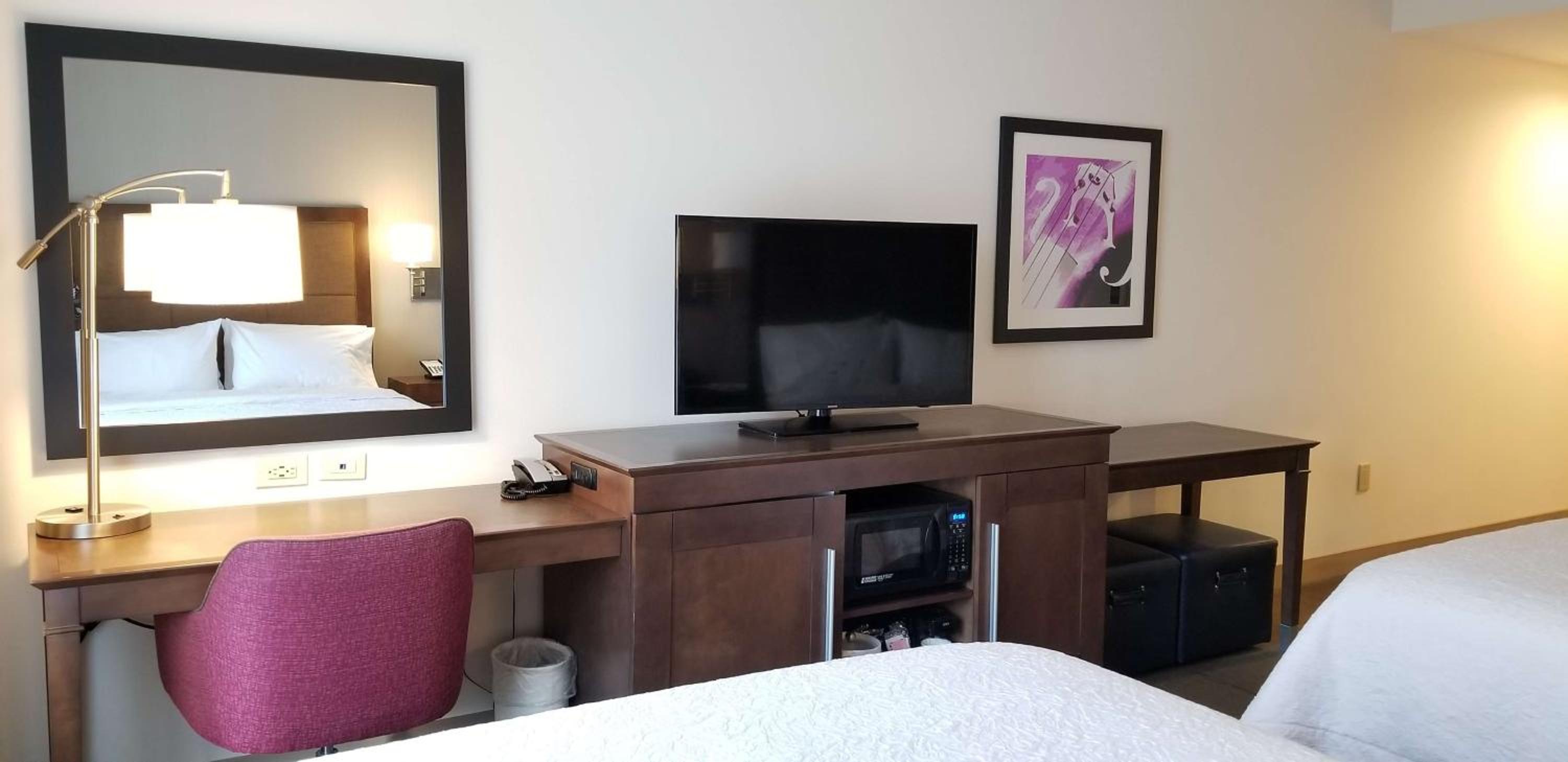 King Room with Sofa Bed - Non-Smoking photo 3