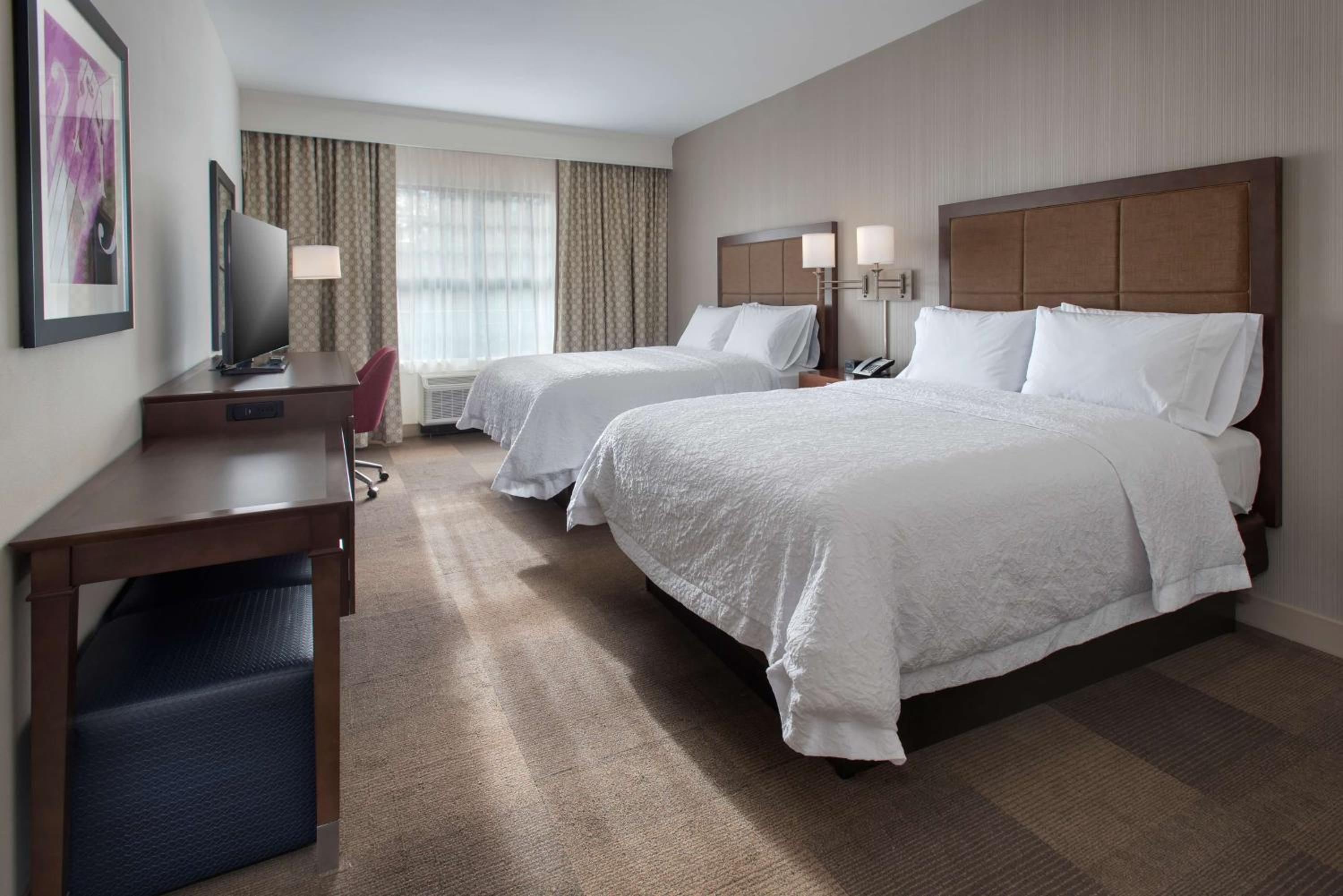 Queen Room with Two Queen Beds (4 Adults) photo 1