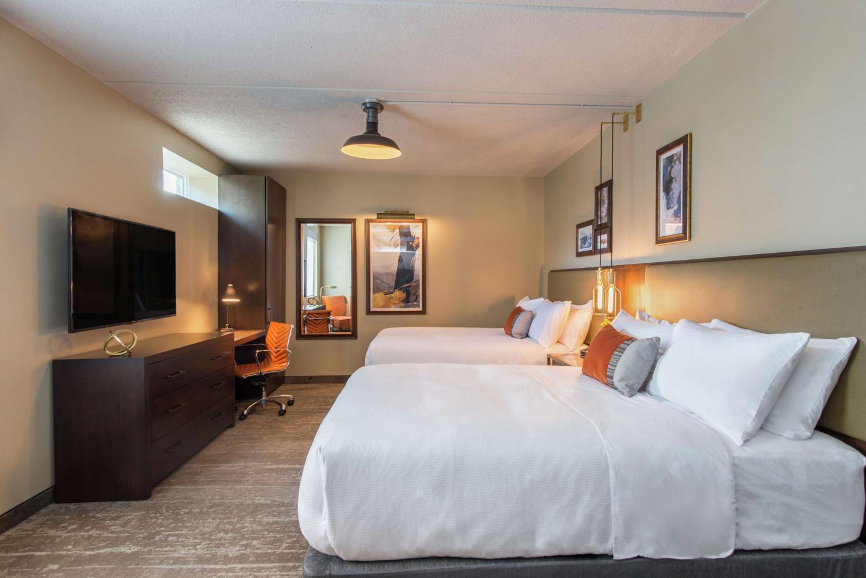 Queen Suite