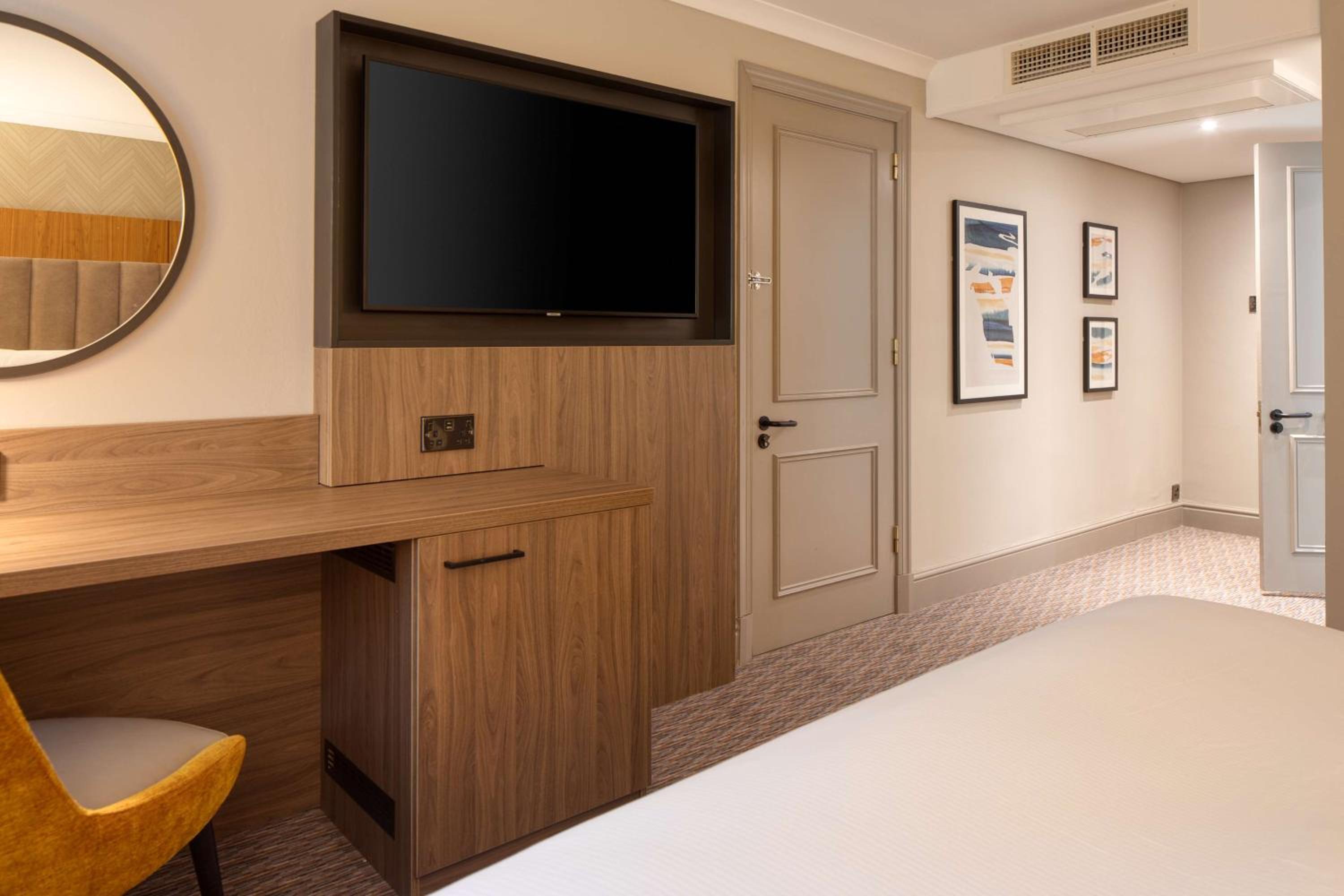 Queen Room - Mobility Access - Photo 4