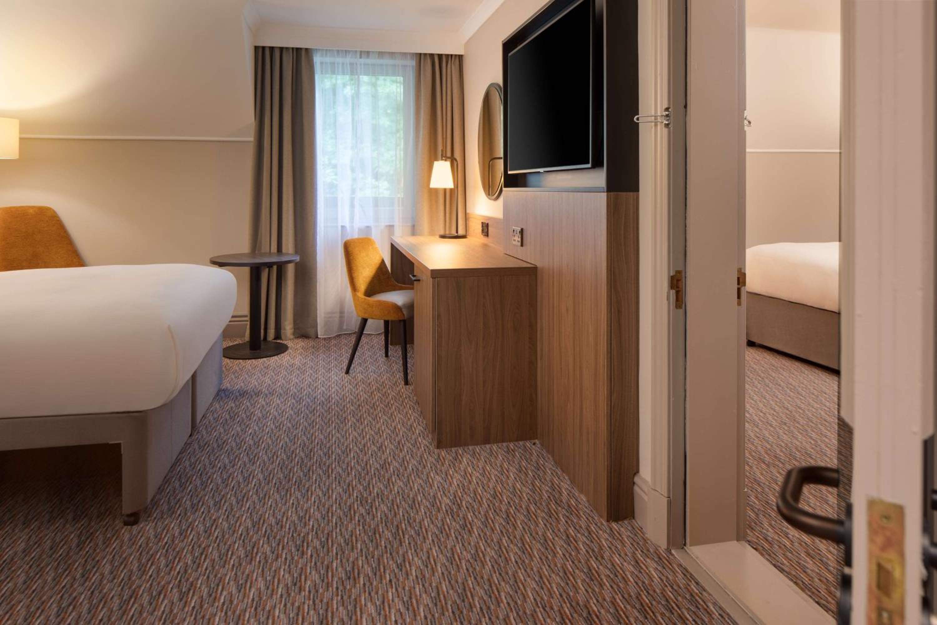 Queen Room - Mobility Access - Photo 2