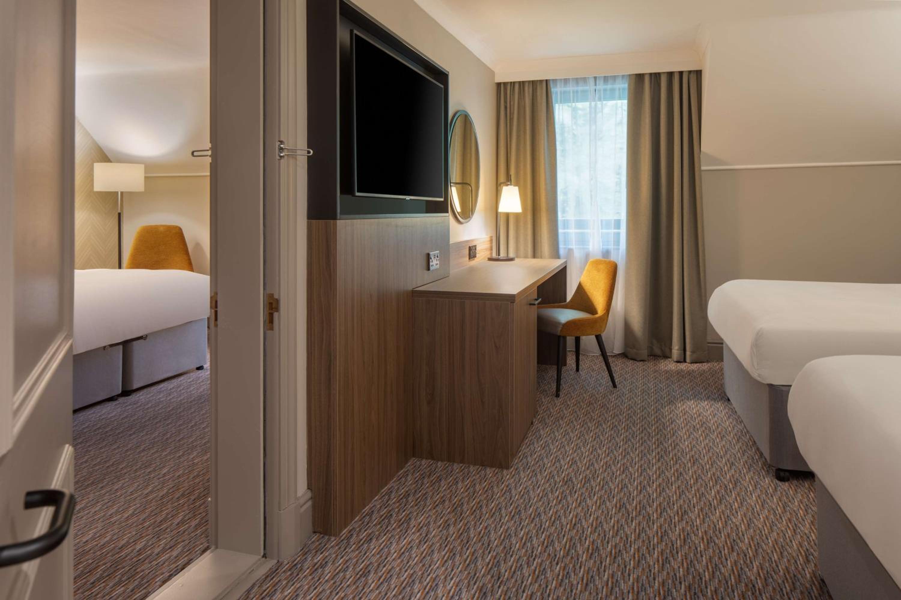 Twin Room - Photo 2