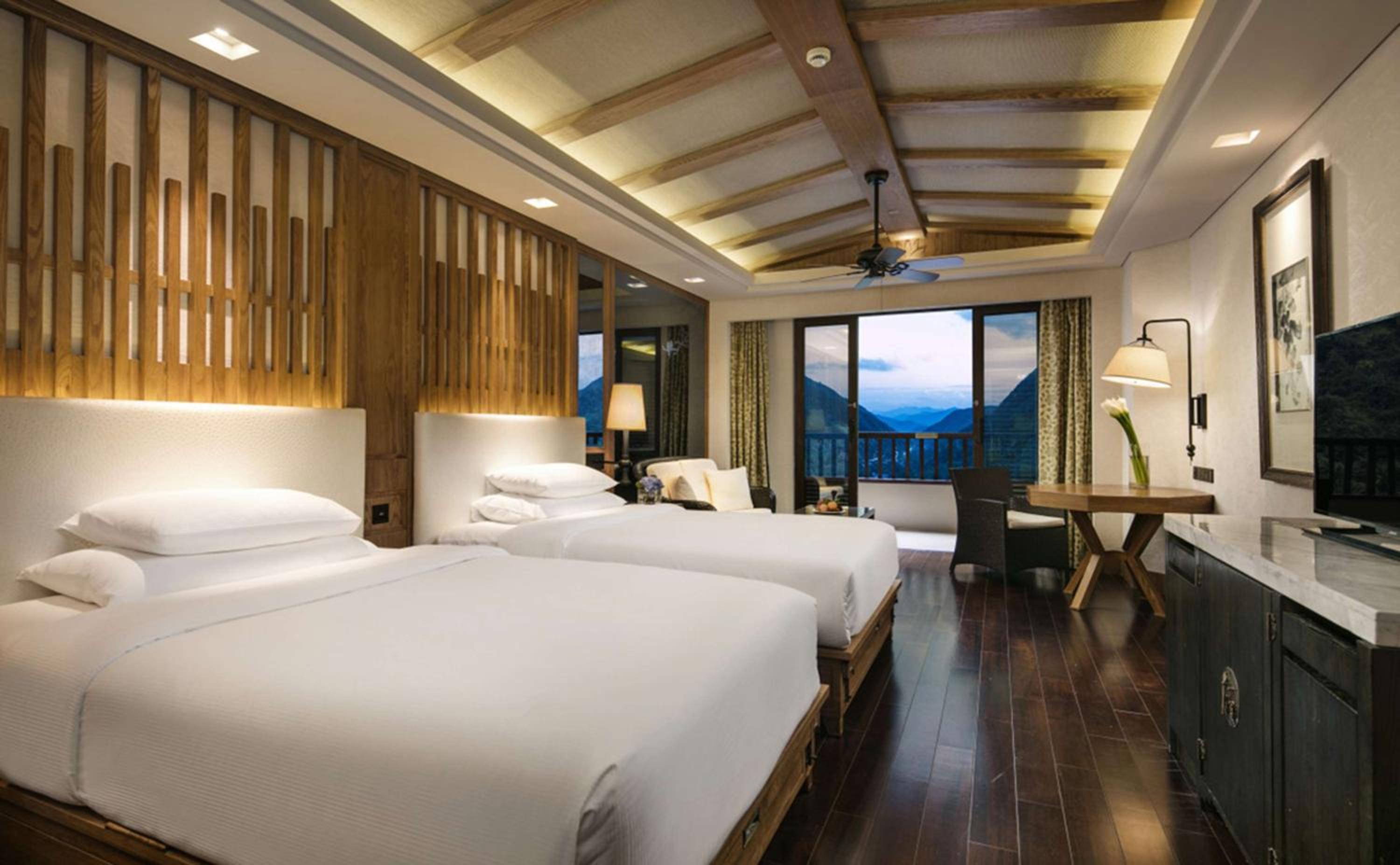 Twin Guest Room with Balcony photo 2