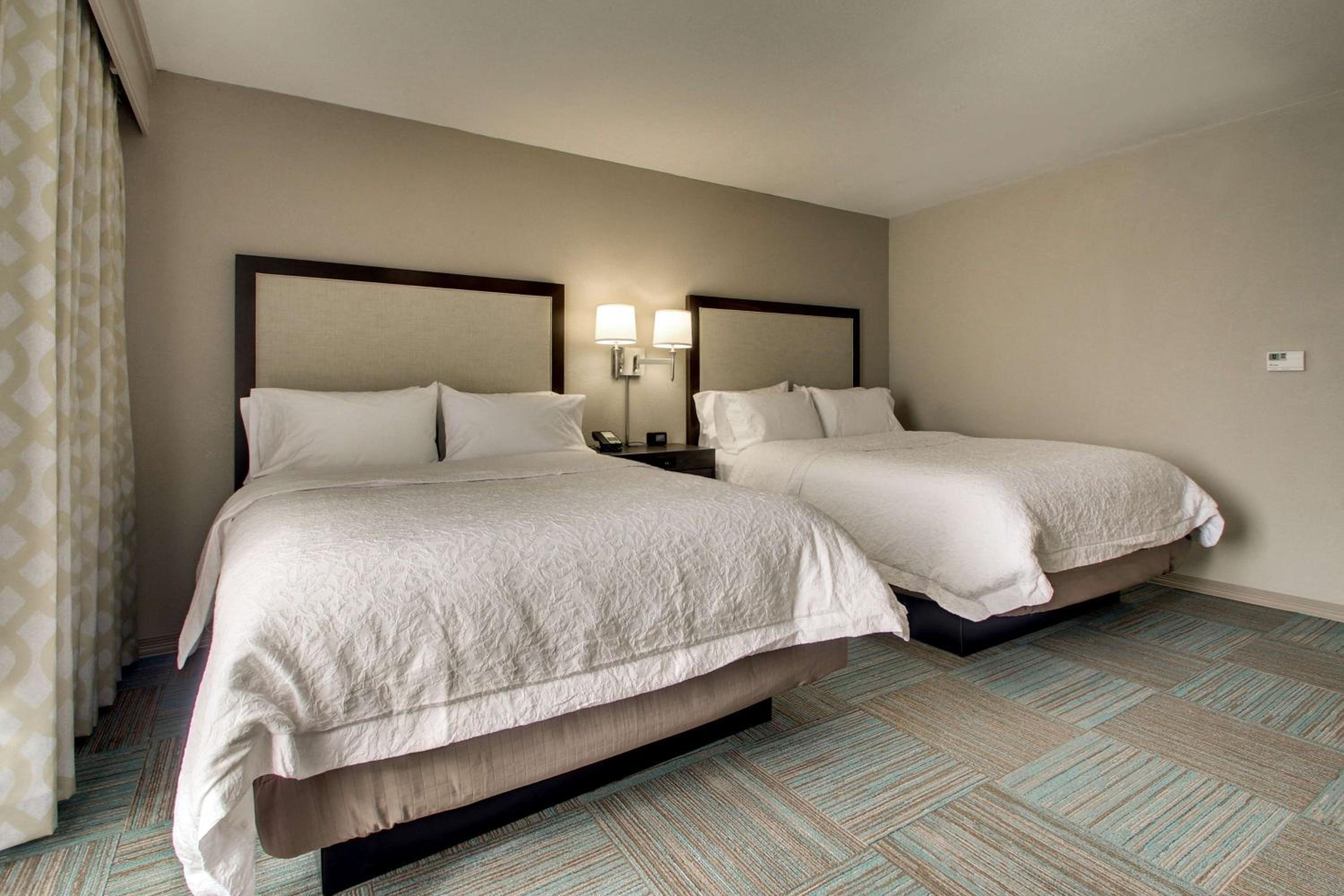 Queen Room with Two Queen Beds - Mobility and Hearing Access/Non-Smoking - Photo 3