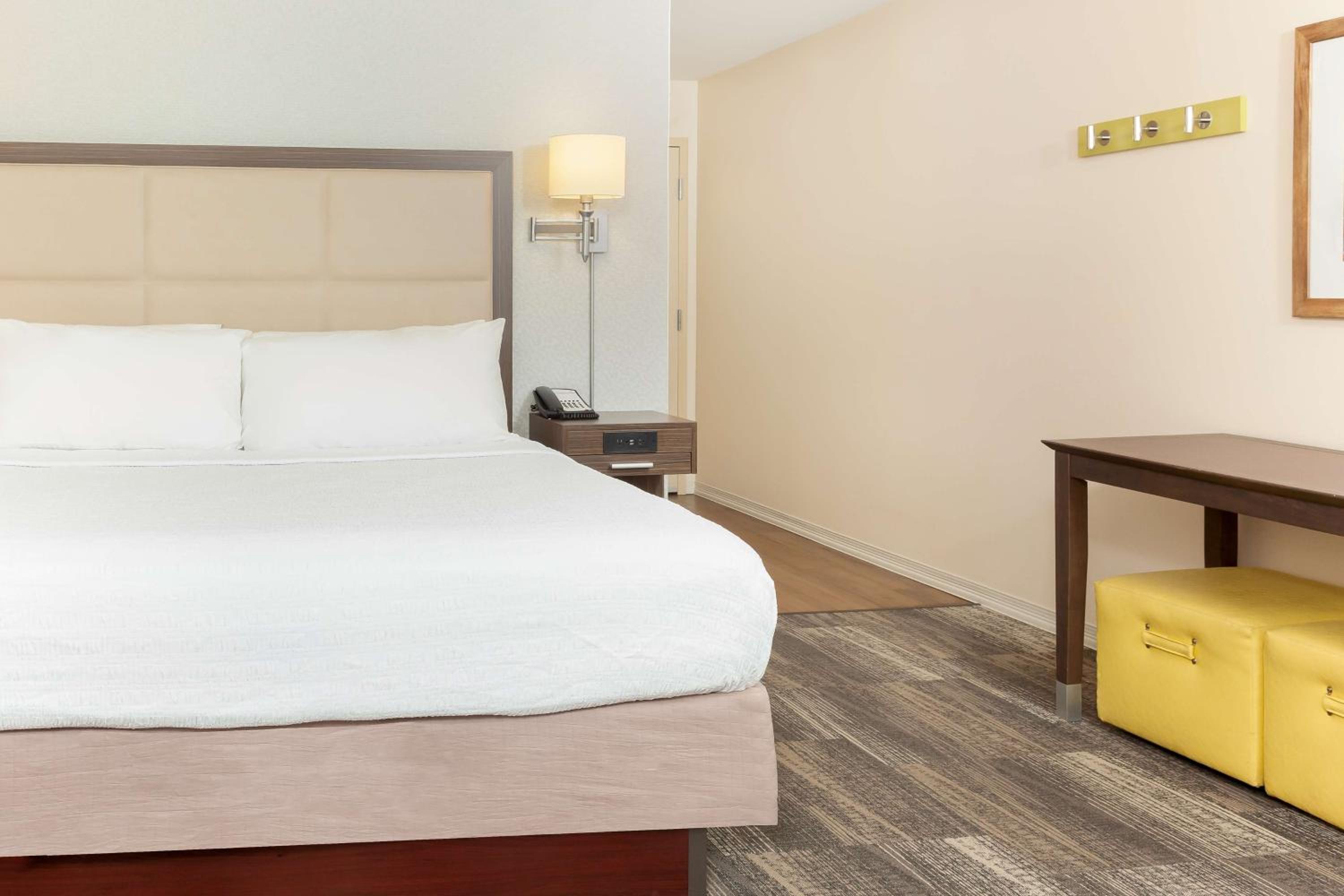 King Room with Sofa Bed - Non-Smoking
