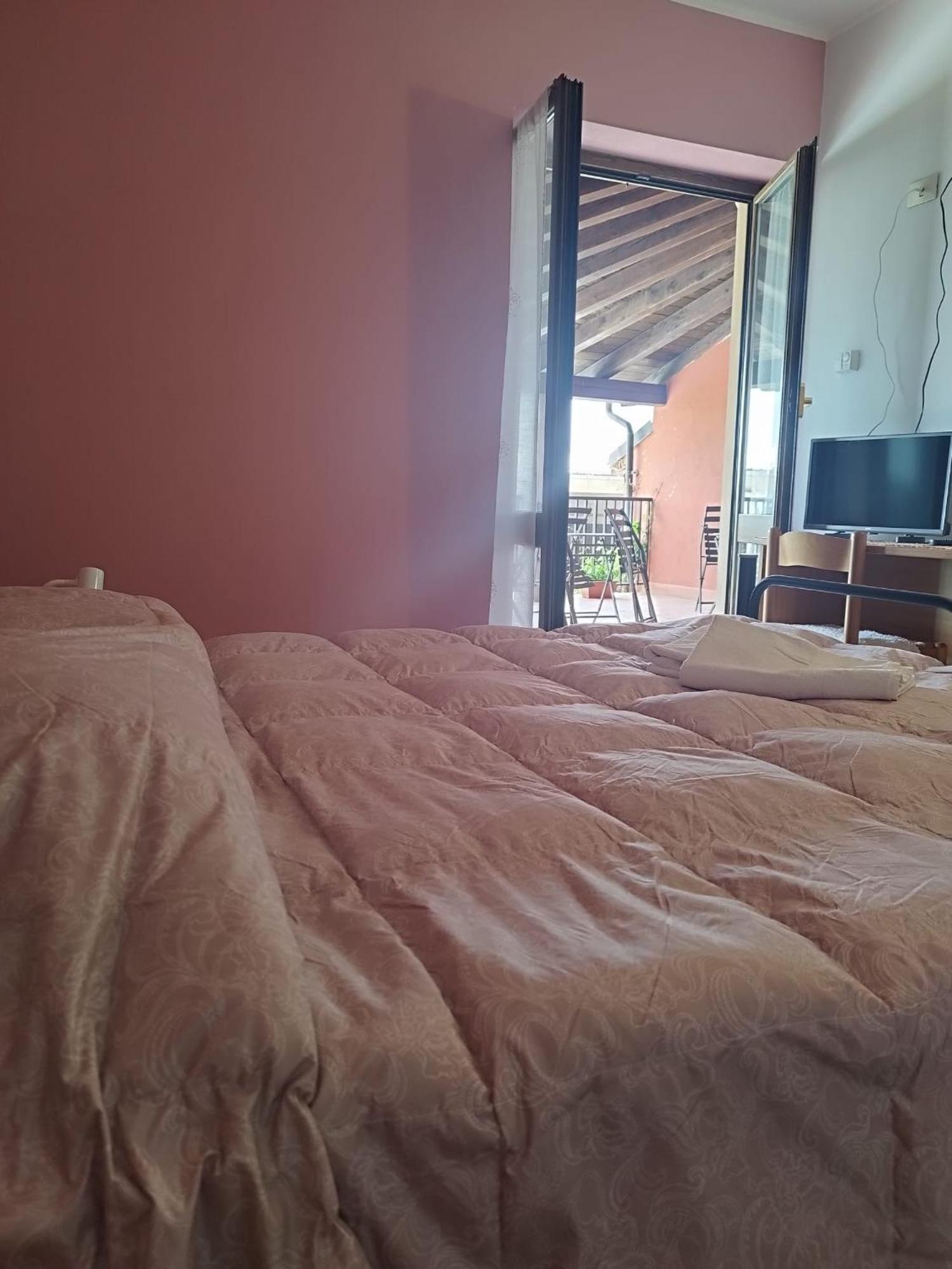 Double Room with Private Bathroom photo 1