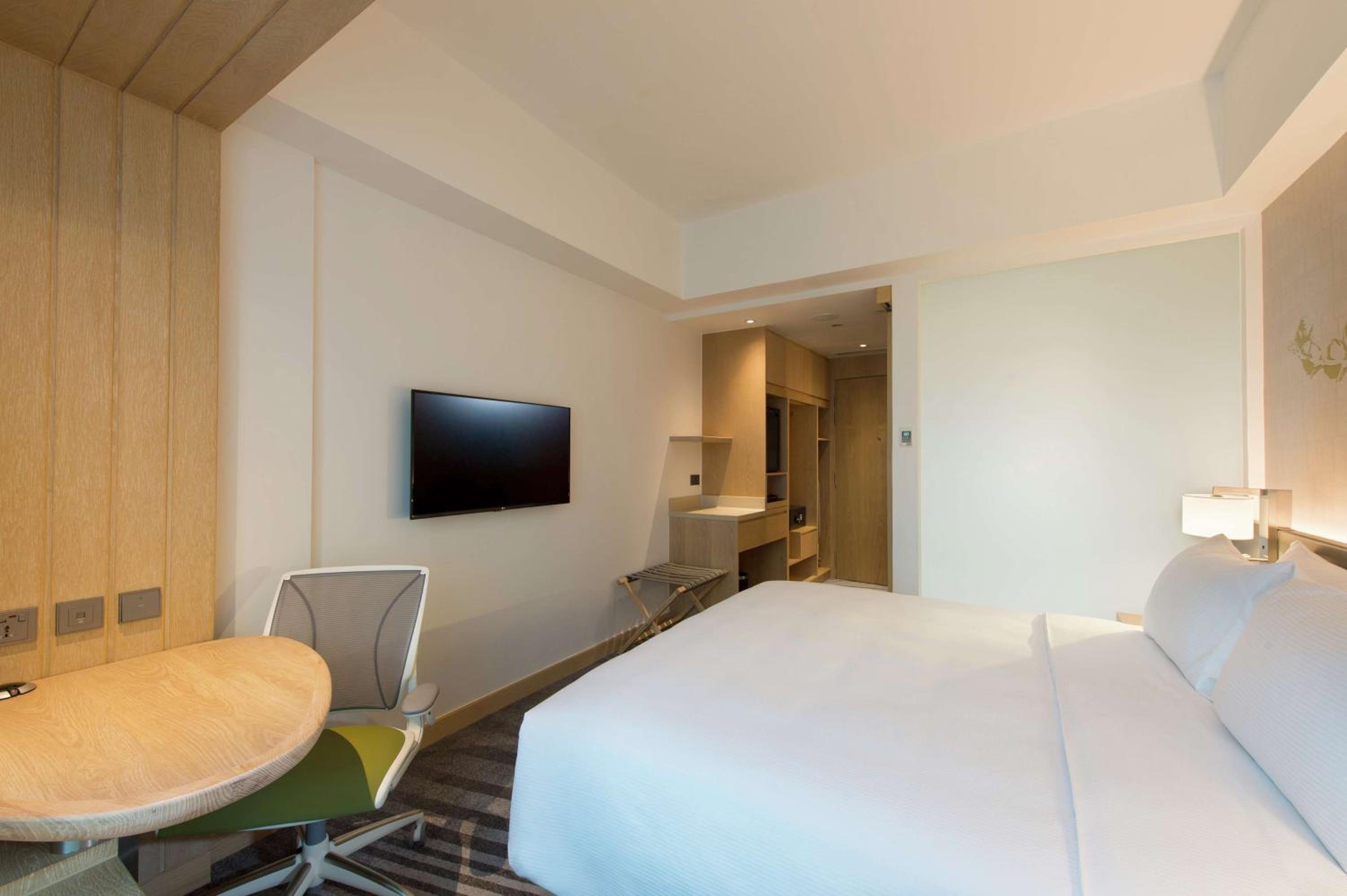 King Room - Mobility Accessible  photo 3