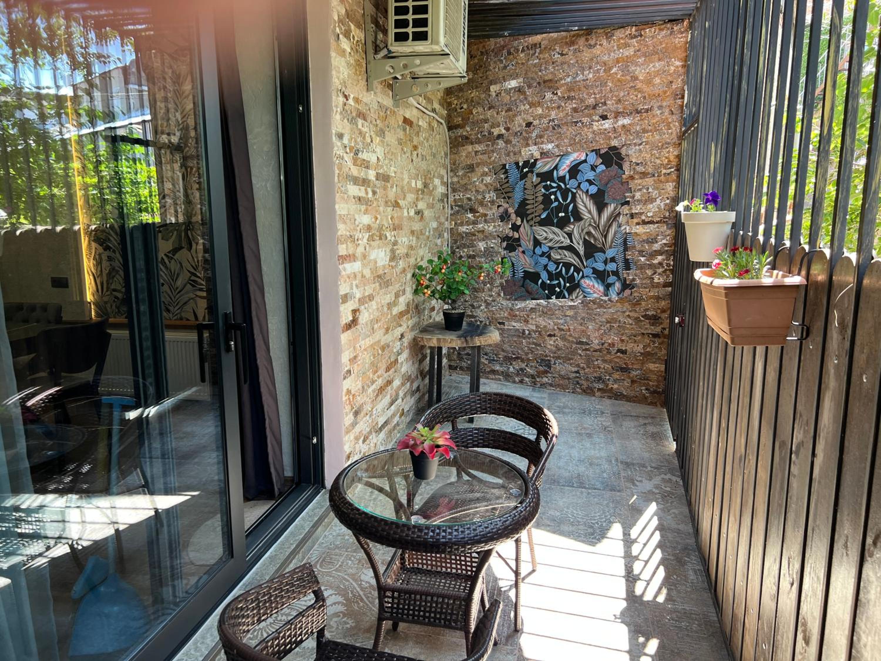 Studio Apartment - Photo 4