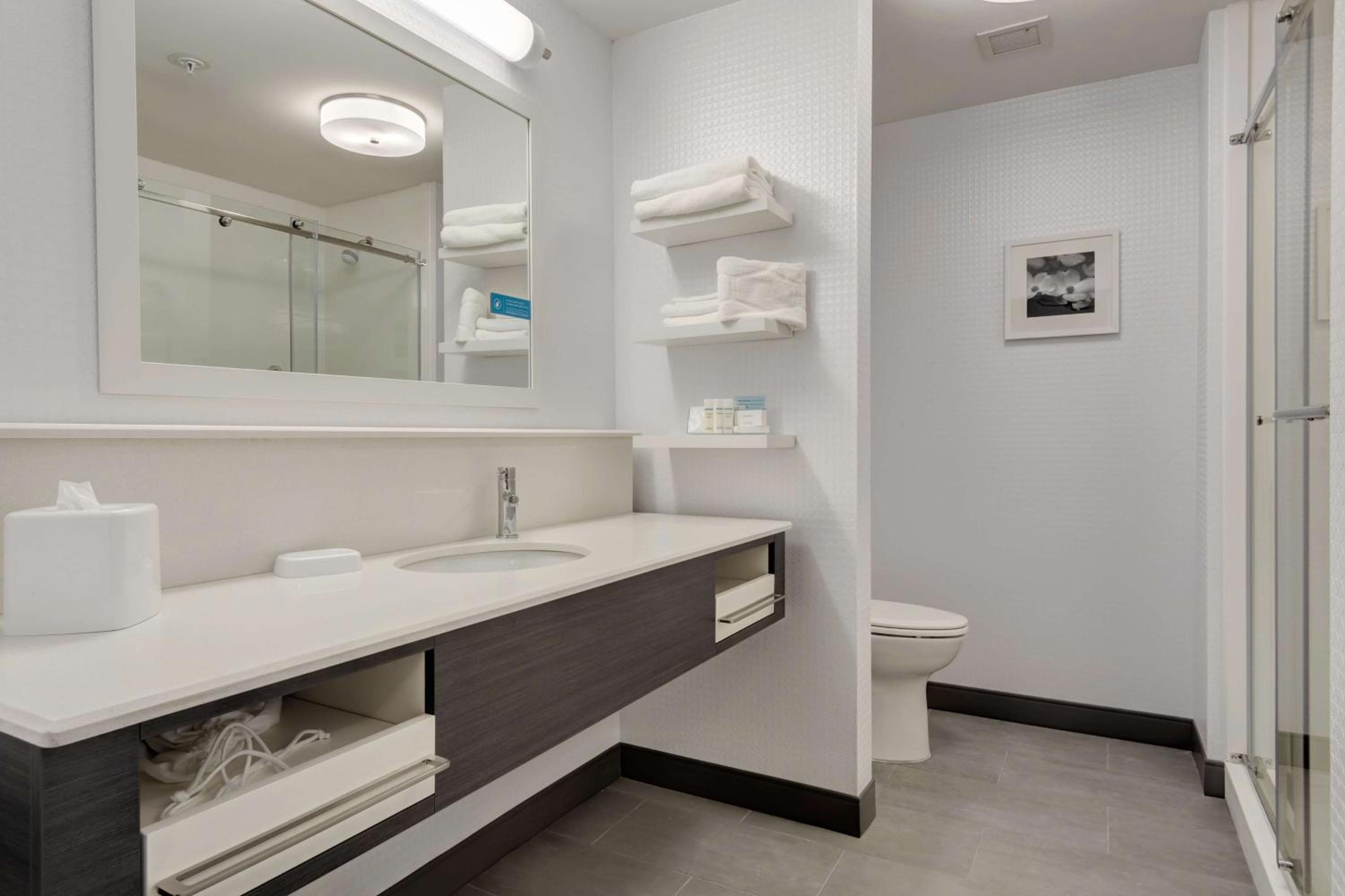 Queen Room with Two Queen Beds - Hearing Access/Non-Smoking