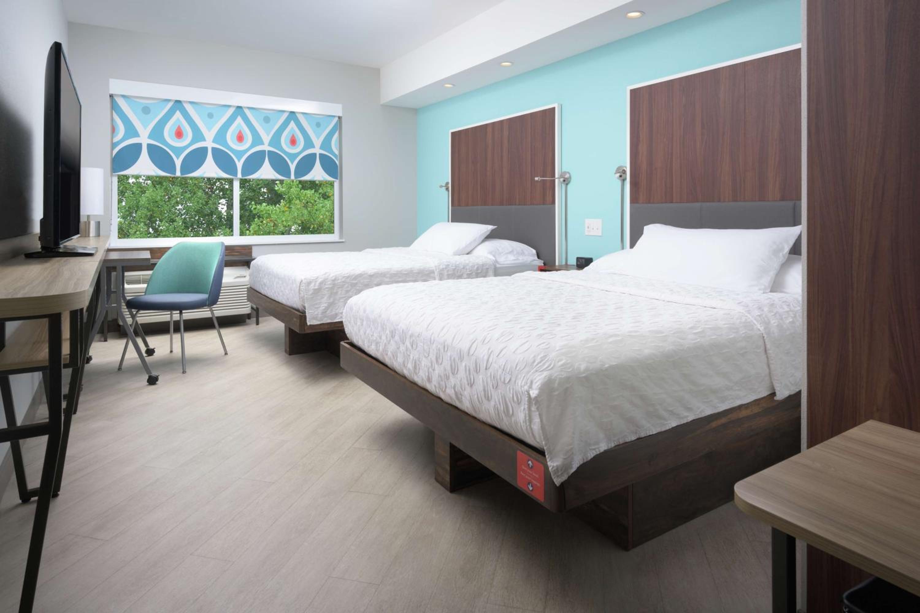 Queen Room with Two Queen Beds and Roll-In Shower - Mobility and Hearing Access photo 2