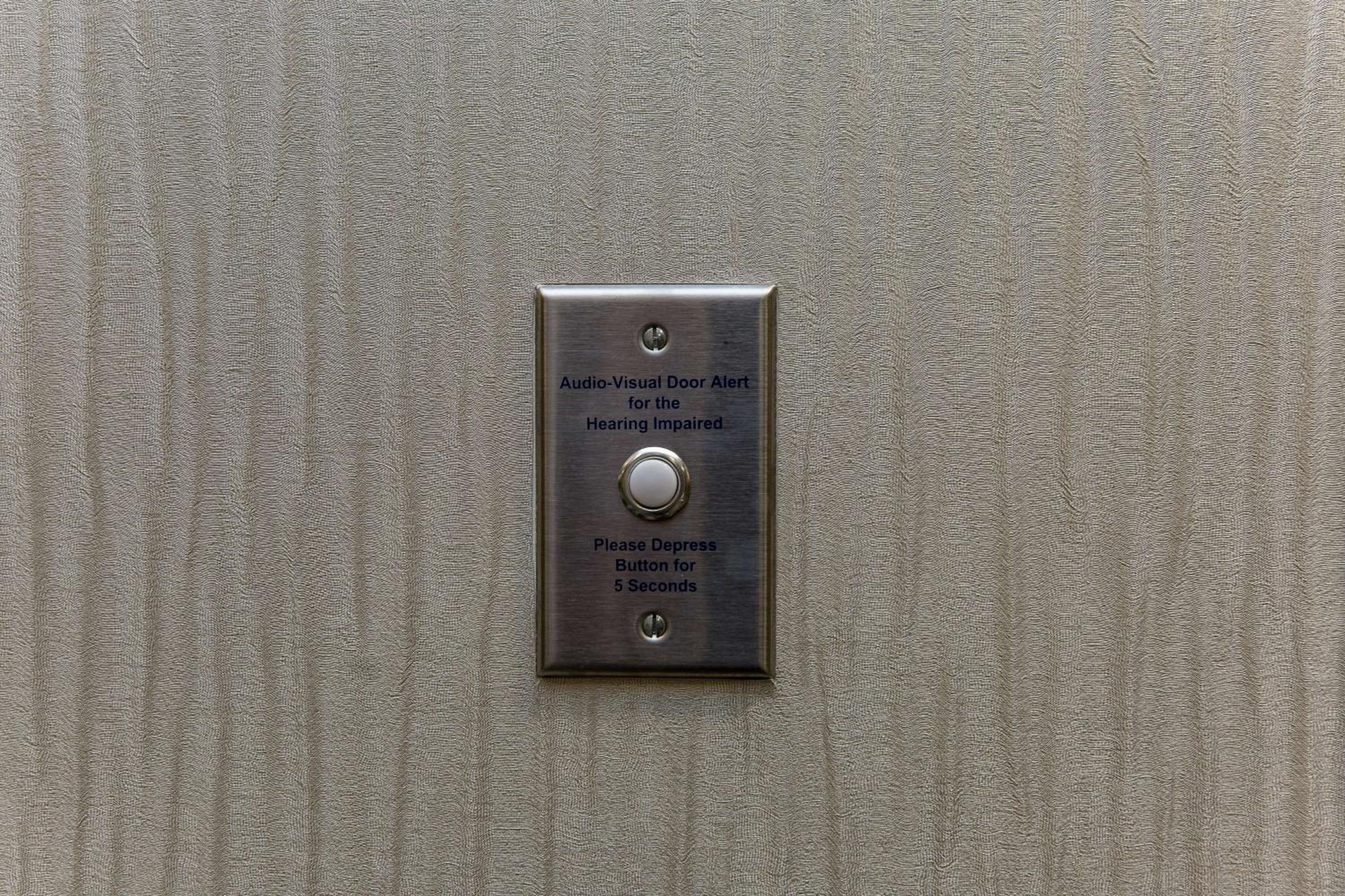 King Room - Hearing Access/Non-Smoking - Photo 4
