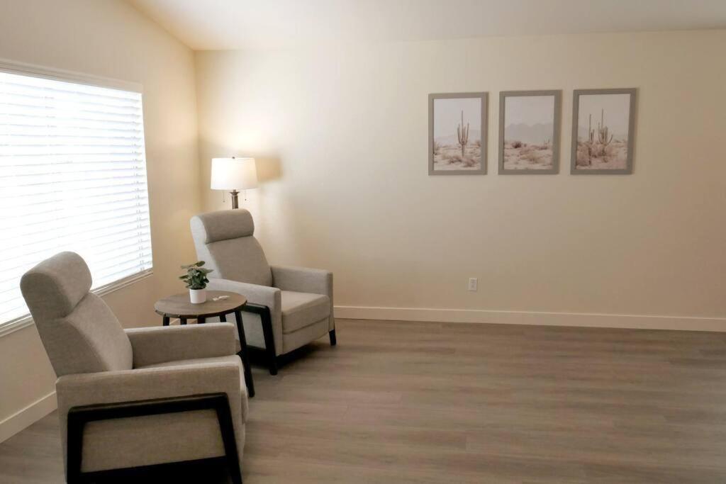 Three-Bedroom House photo 2