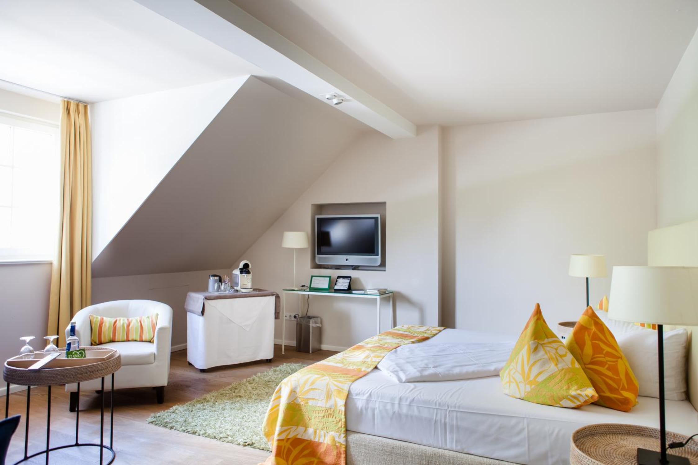 Small Suite photo 2